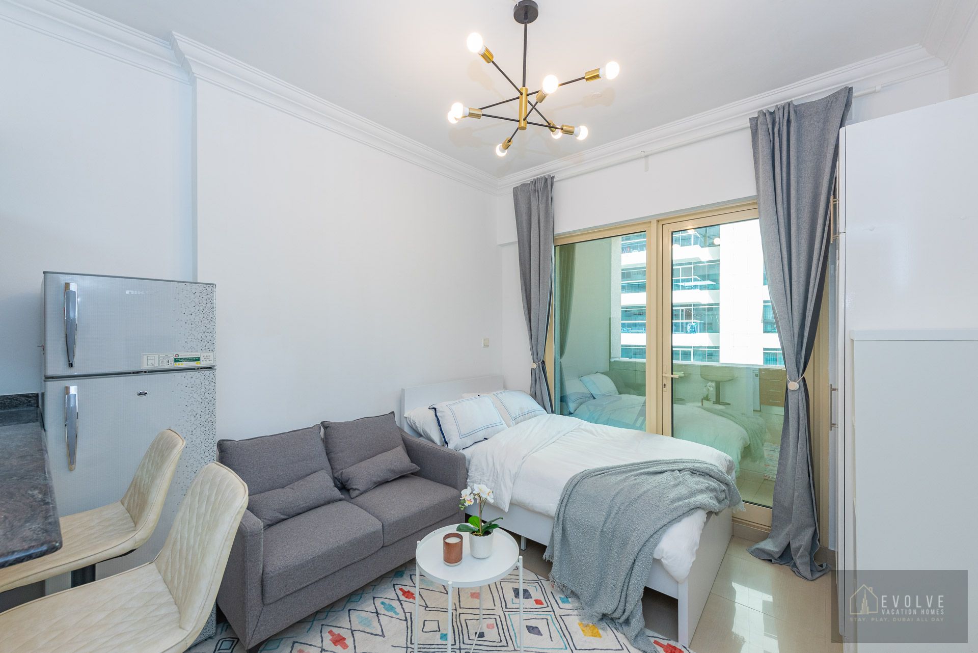 Vacant now! Fully-Furnished Studio /All-Inclusive Bills
