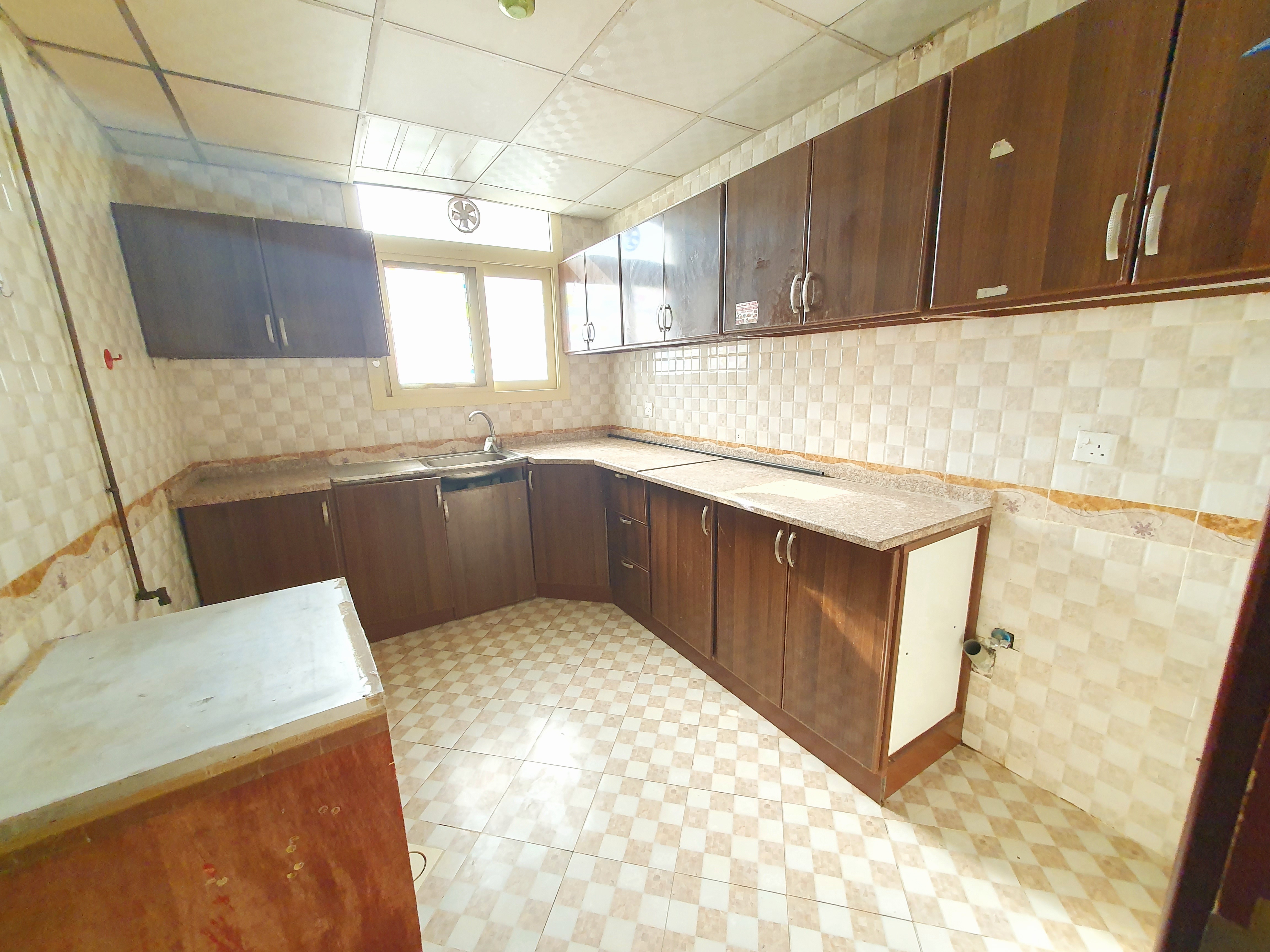 LAVISH BIG SIZE 1BHK NEAR TO PARK IN MUWAILEH