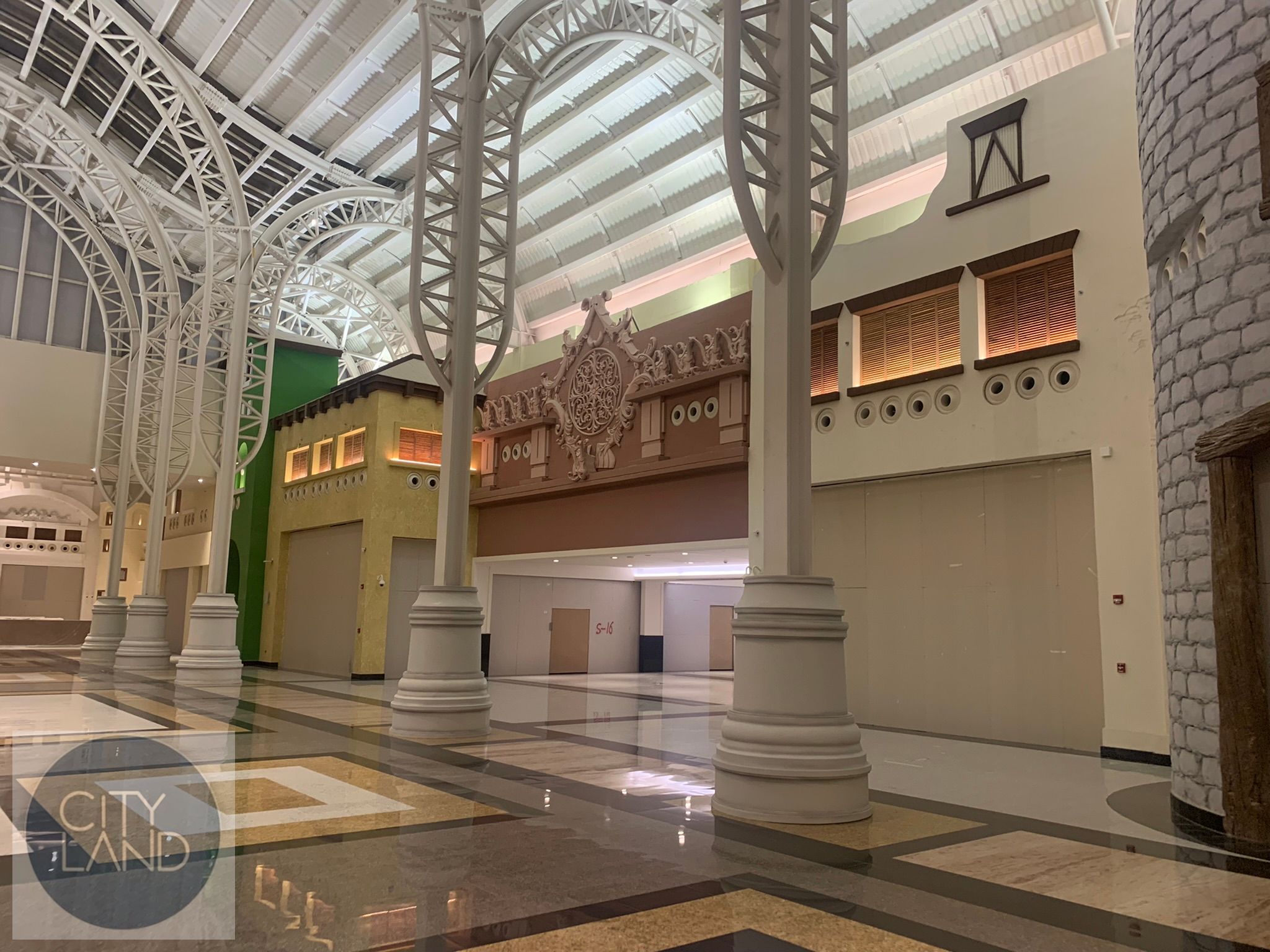 Prime Retail Space | near Food Court & Butterfly Garden in City Mall
