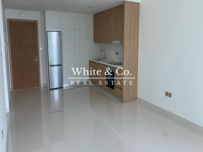 Luxury Living | Chiller Free | Vacant Now