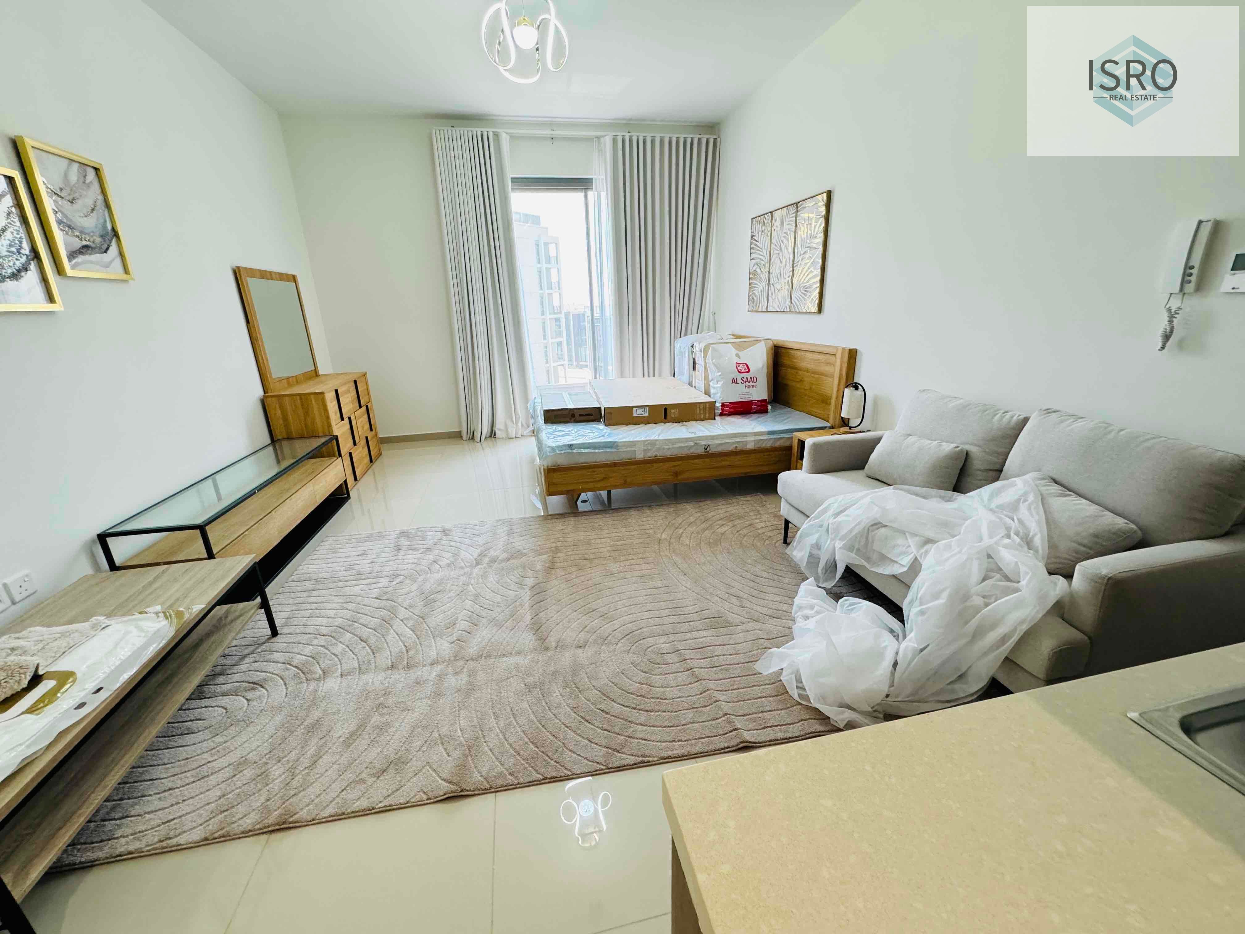 FULLY FURNISHED !! POOL VIEW STUDIO WITH 4 CHEQUES
