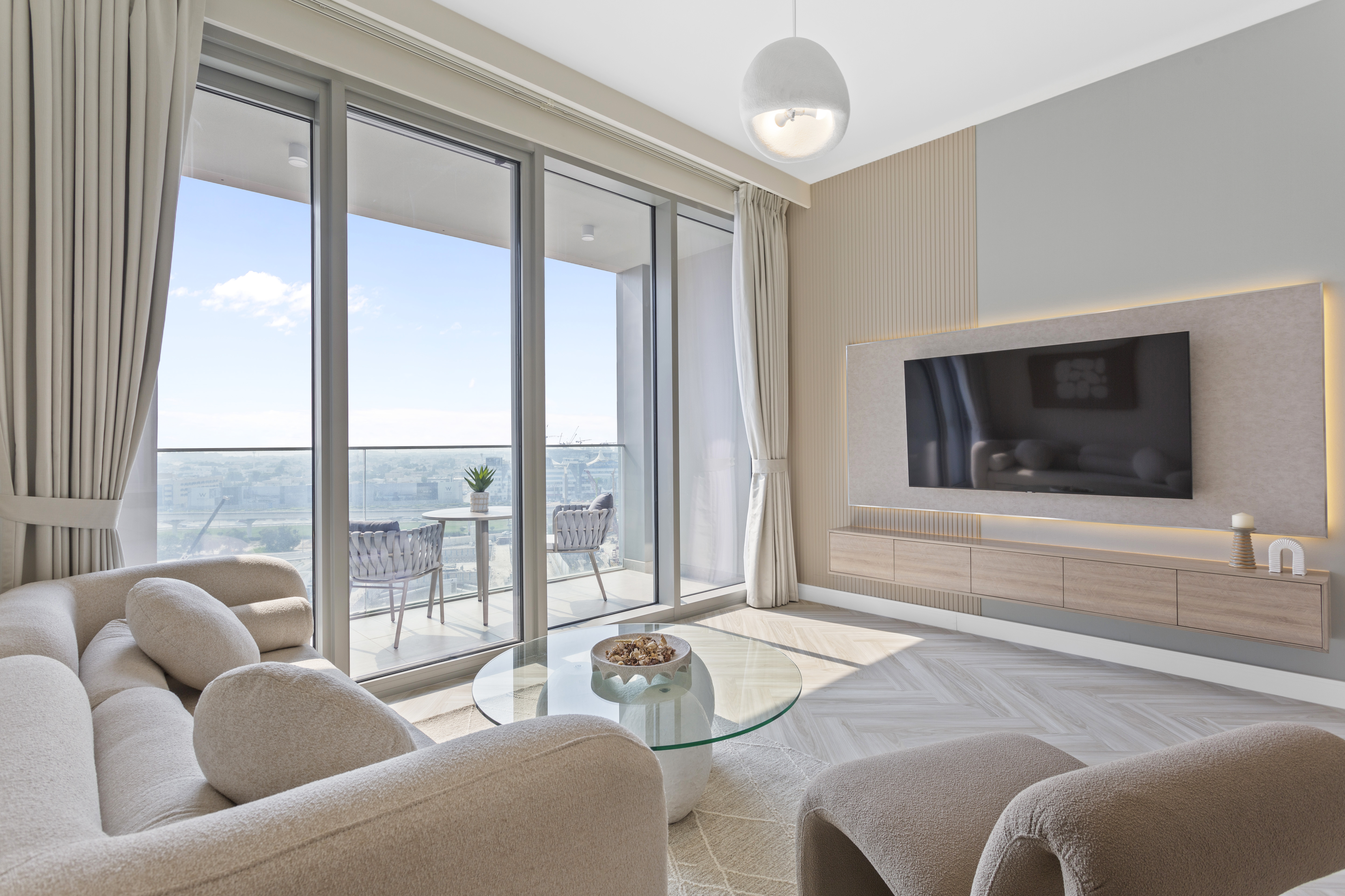 Spacious 2BR | Forte Downtown | Walk to Burj Khalifa | Street View | All Bills Included