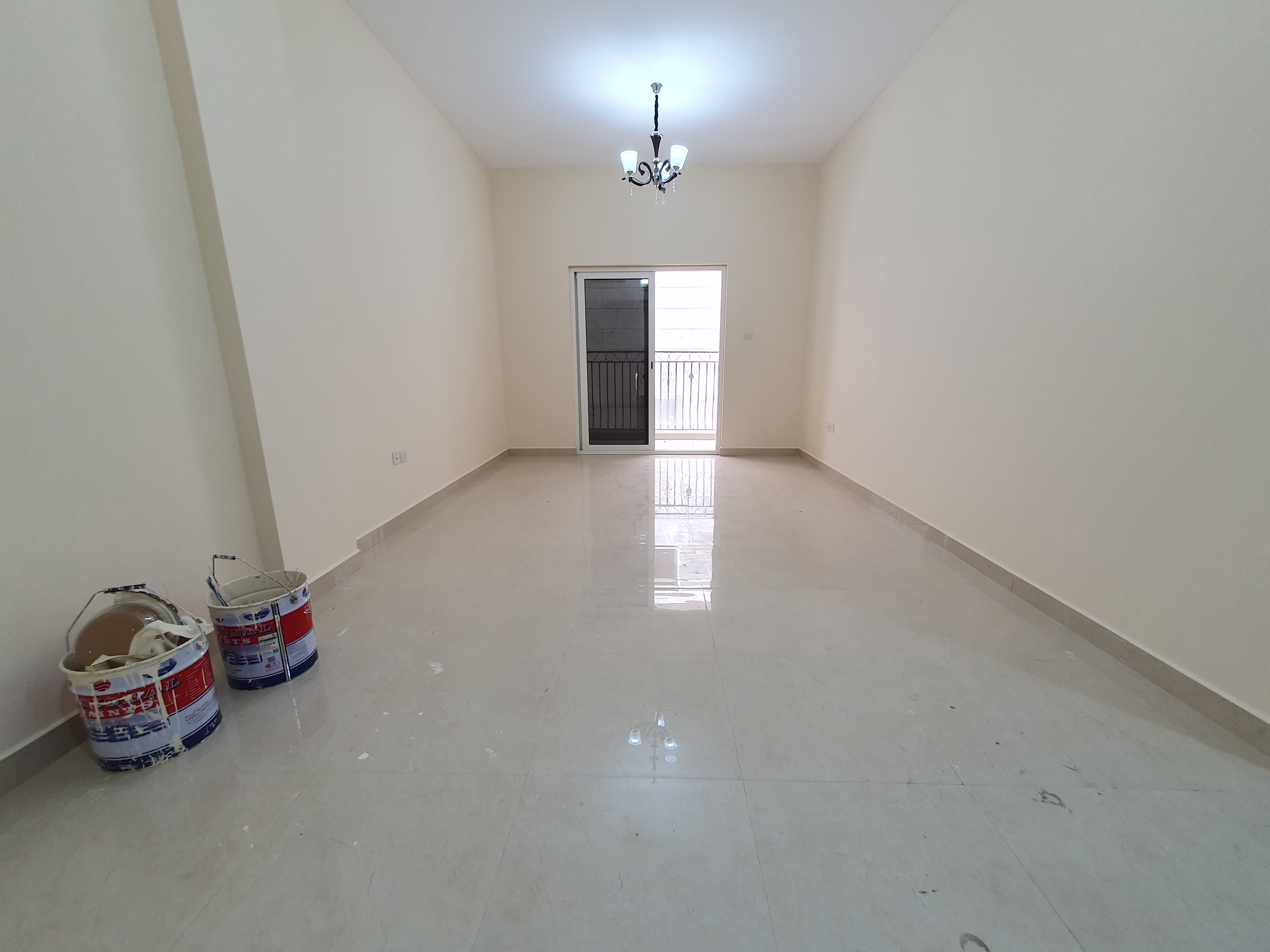 AMAZING BIG SIZE 1BHK WITH BALCONY 2 WASHROOMS CLOSE TO SCHOOLS IN MUWAILEH