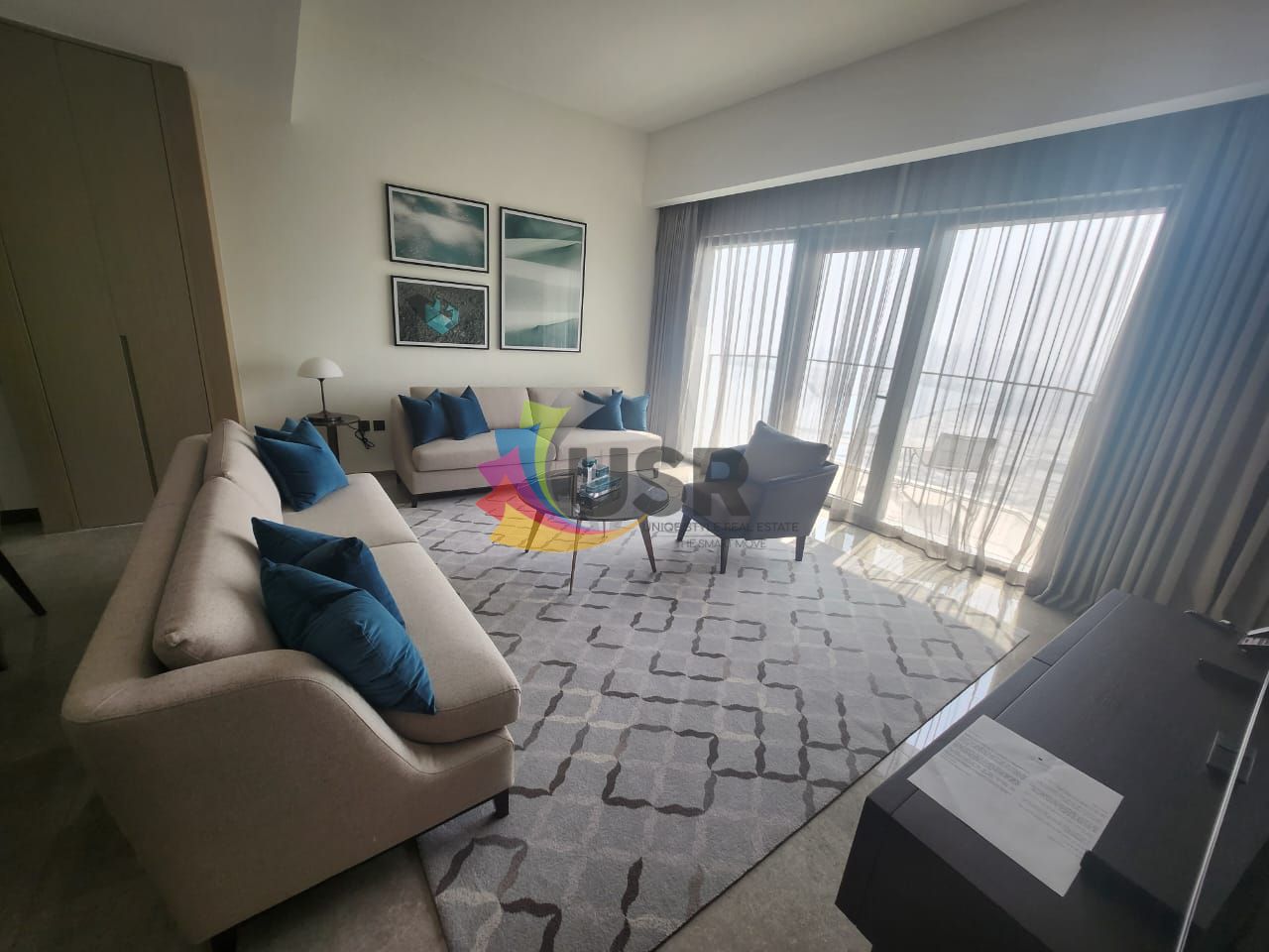 FULLY FURNISHED 3BHKWITH BALCONY AND HARBOR VIEW FOR 320K