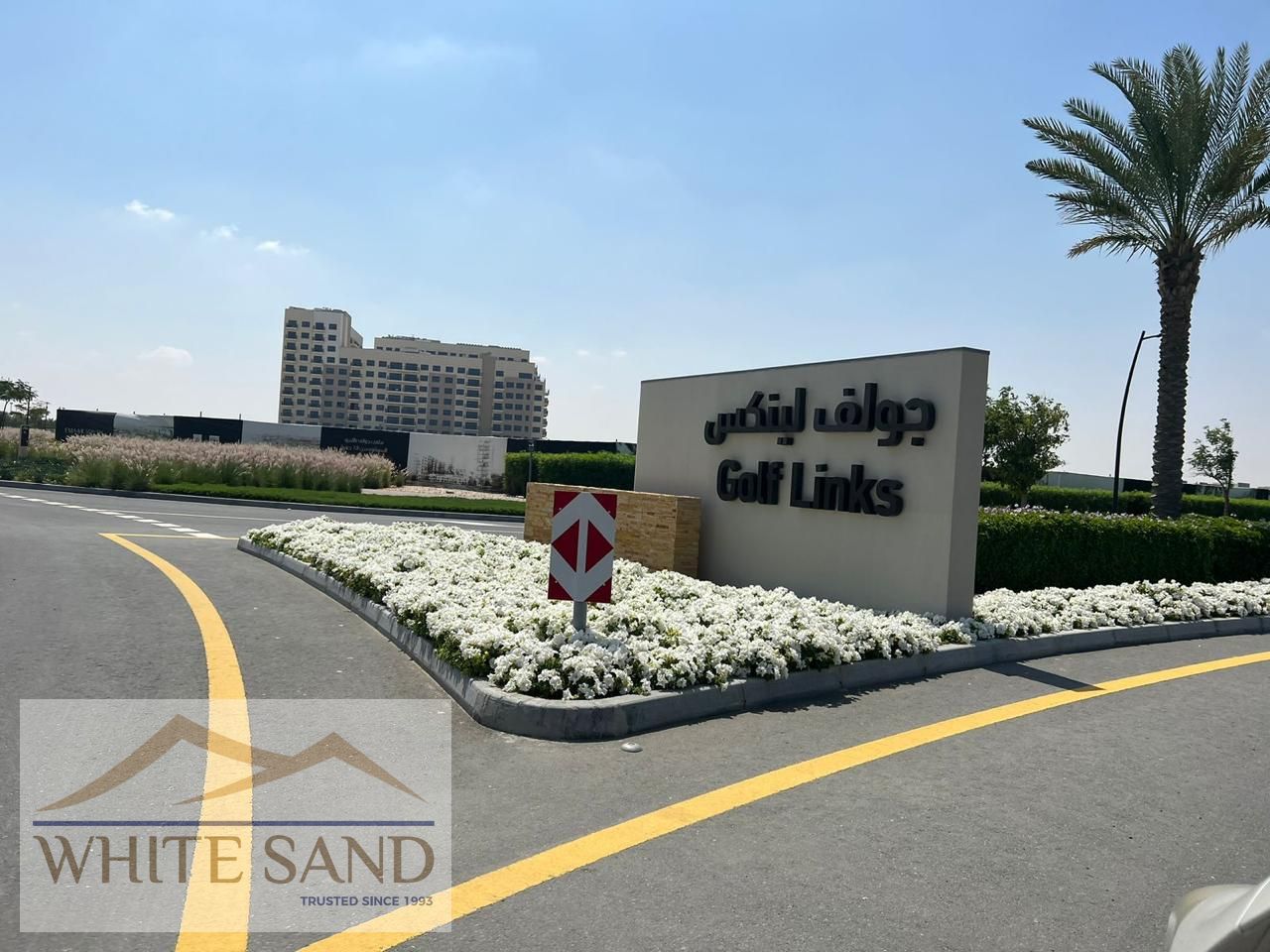 SINGLE ROW-READY TO MOVE IN 4 B/R MAIDS VILLA-GOLF COURSE VIEW