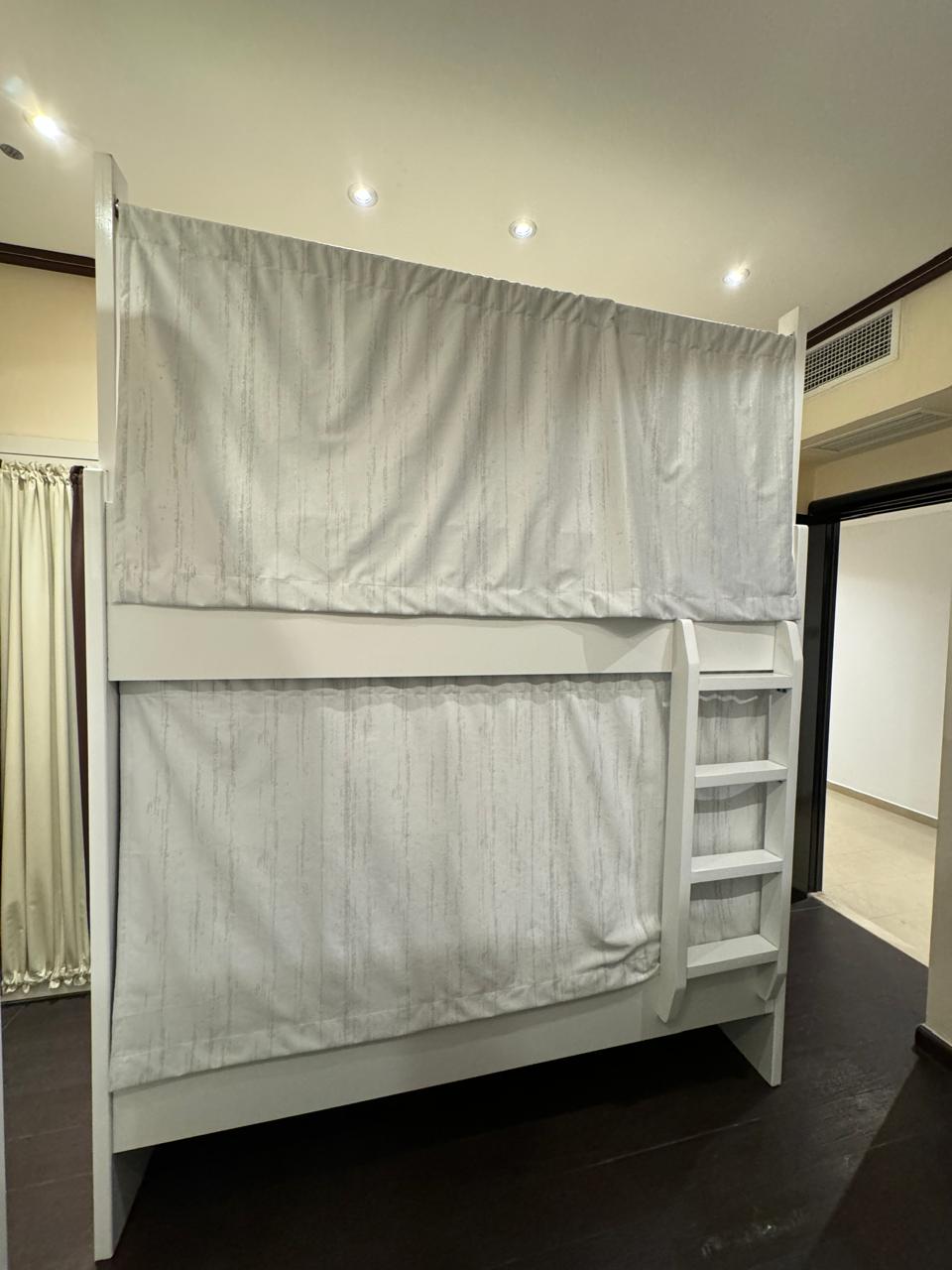 Executive Bachelors Rooms Available in Al bharsha 1 Near to metro 2min