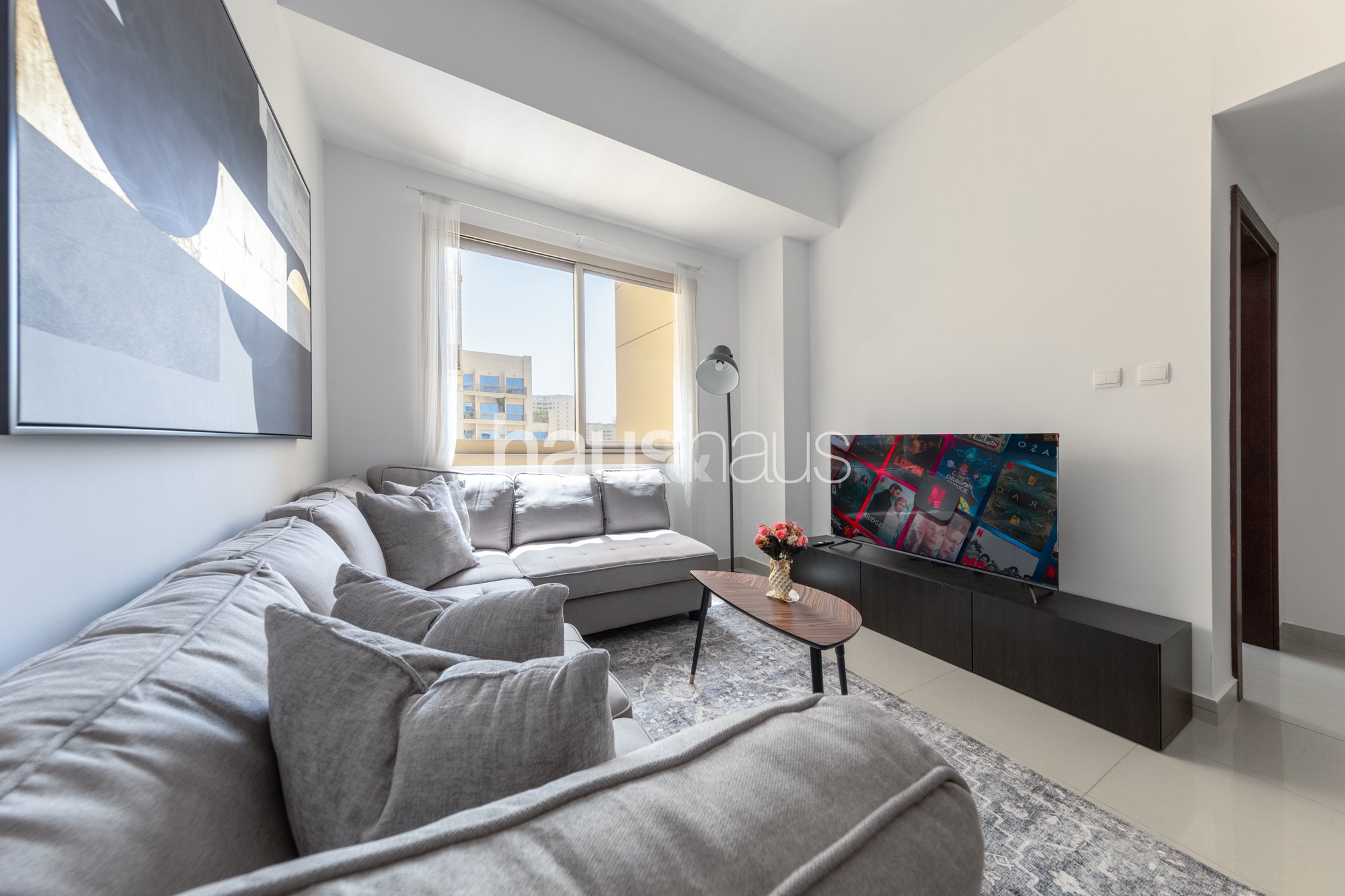 Near Park and Shopping Mall | Minimal 1BR