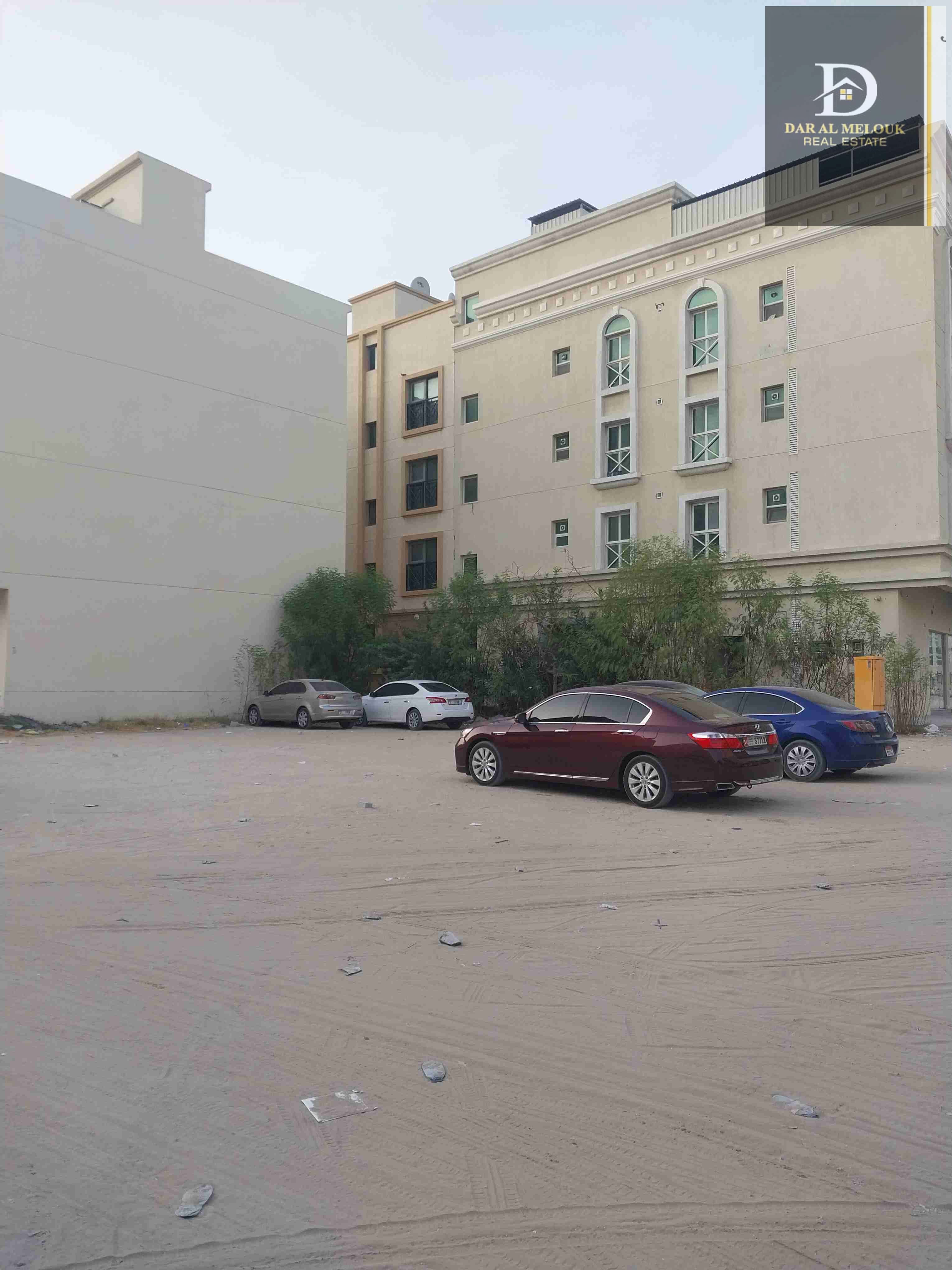 For sale in Sharjah, Al Butina areaResidential and commercial landArea 2500 feetGround floor and five floors permitOwned by citizens and GCC countrt