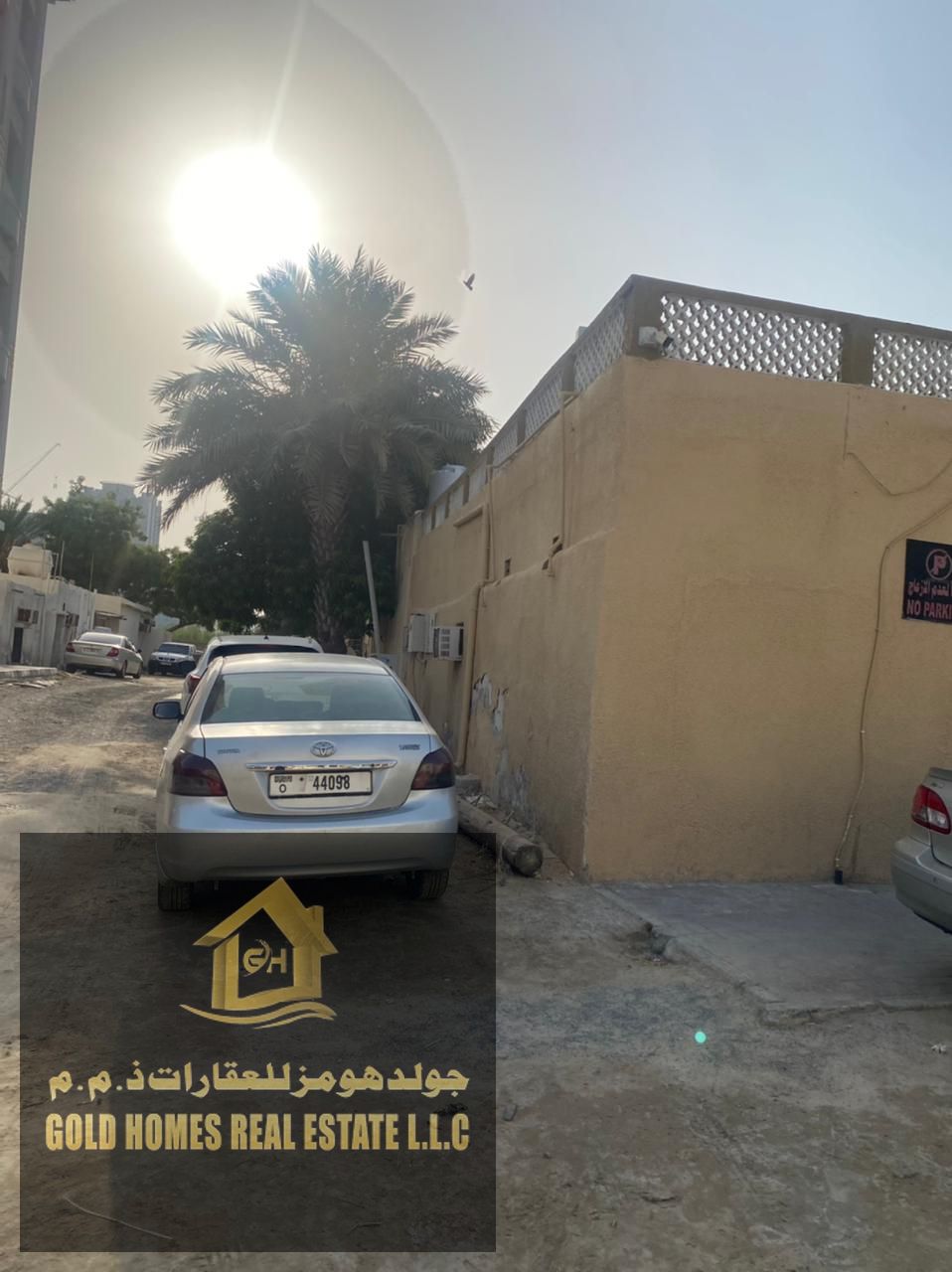 An opportunity for investors in Ajman Al Bustan, an Arab house (villa), area of 2000 square feet, residential and commercial, divided into two house