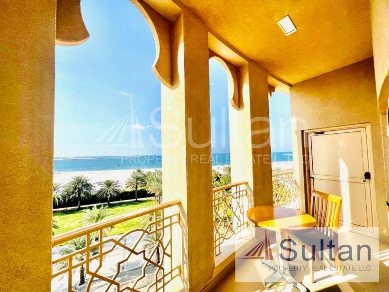 Fabulous View Studio in 5* hotel For Sale