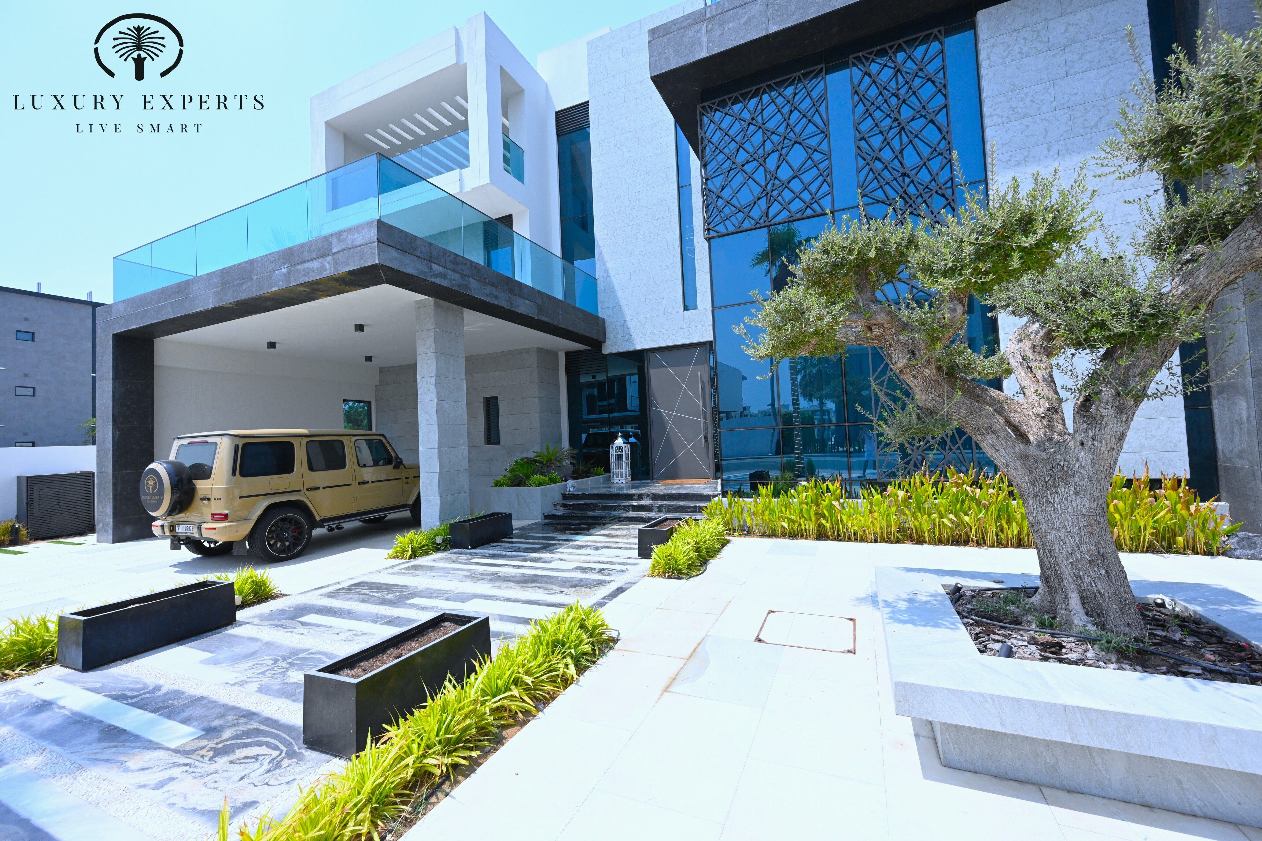 Luxury 8BR Beachfront Villa I Sunset View