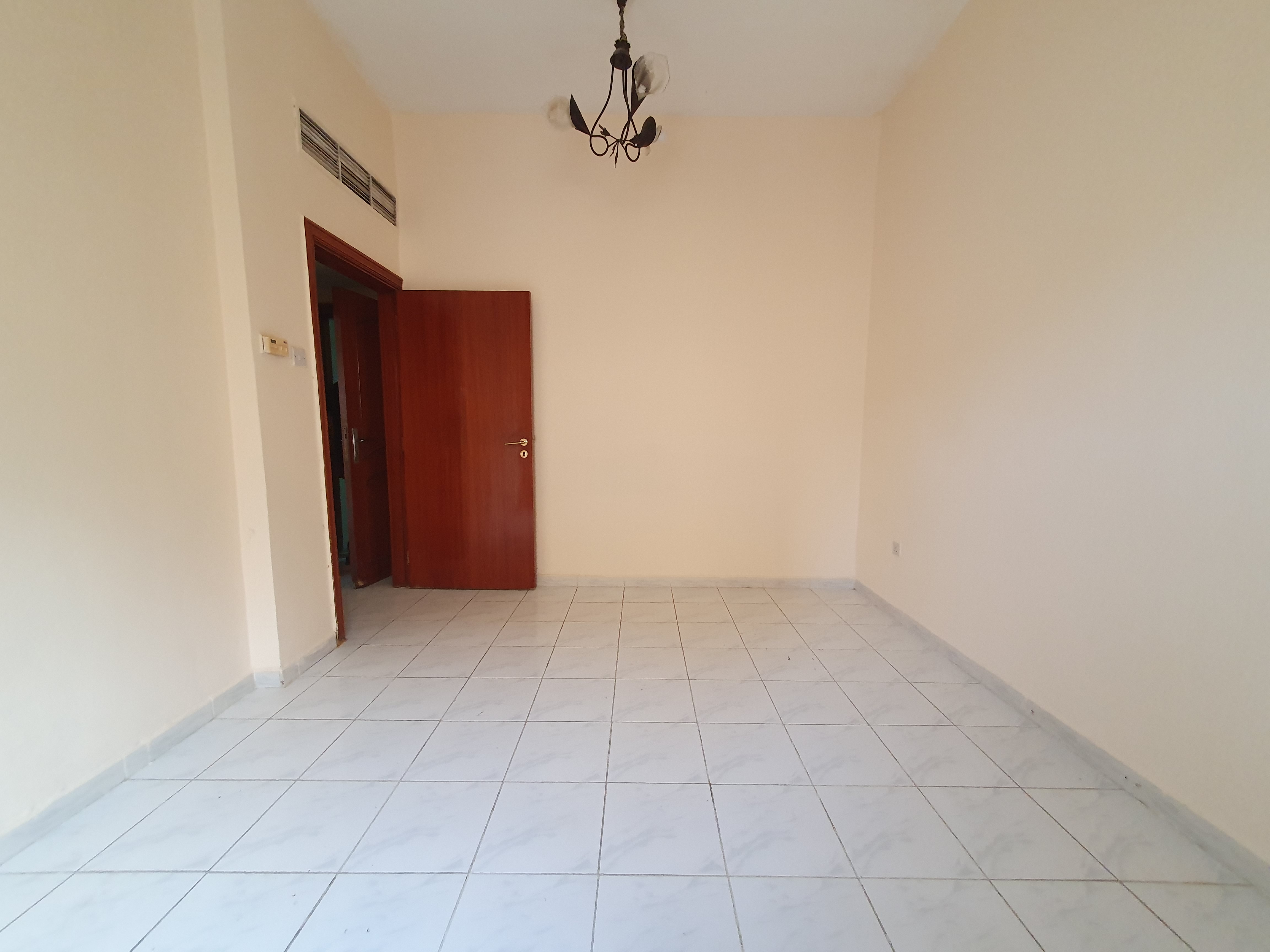 NO DEPOSIT CASH 1BHK WITH CLOSE HALL IN MUWAILEH