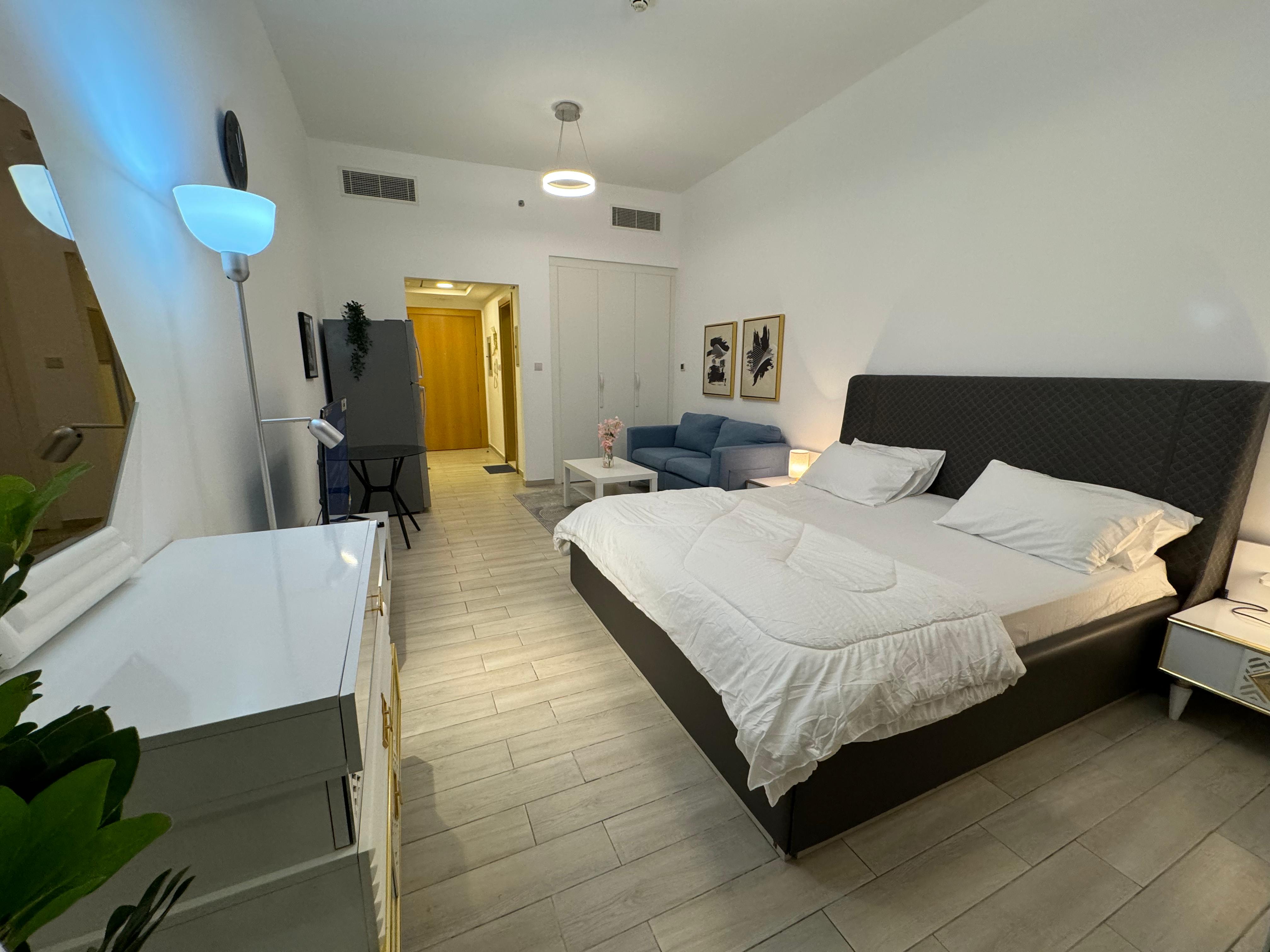 Pay Rent Monthly || Super Spacious || Public Transport Groceries Everything Nearby|| Well Maintainted Tower