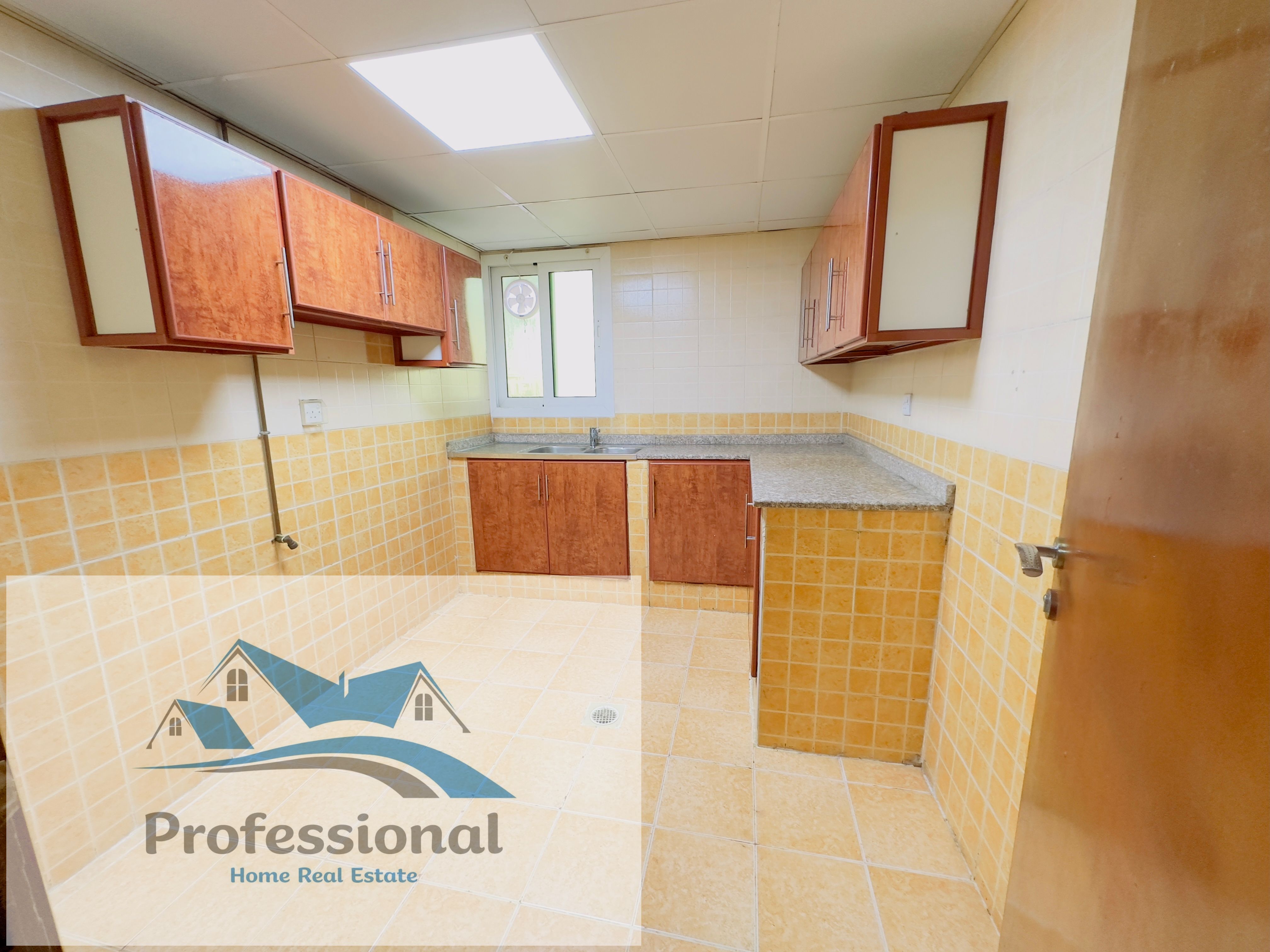 NO DEPOSIT FAMILY BUILDING NEAR BY KING FEISAL STREET SPACIOUS 1BHK WITH BALCONY ONLY 30K