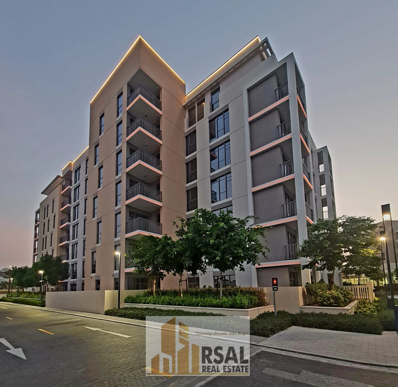 Deal of the Week // Studio For Sale on a Very Distress Price // Ready To Move // Close to Zahia City Center