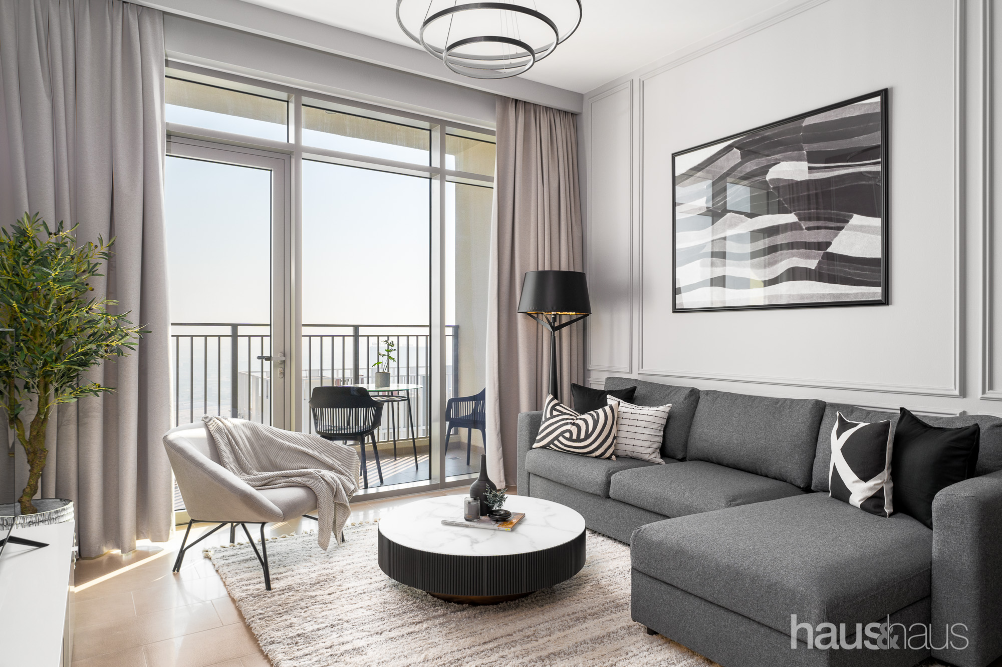 High Floor | Beautiful Skyline View | Luxe
