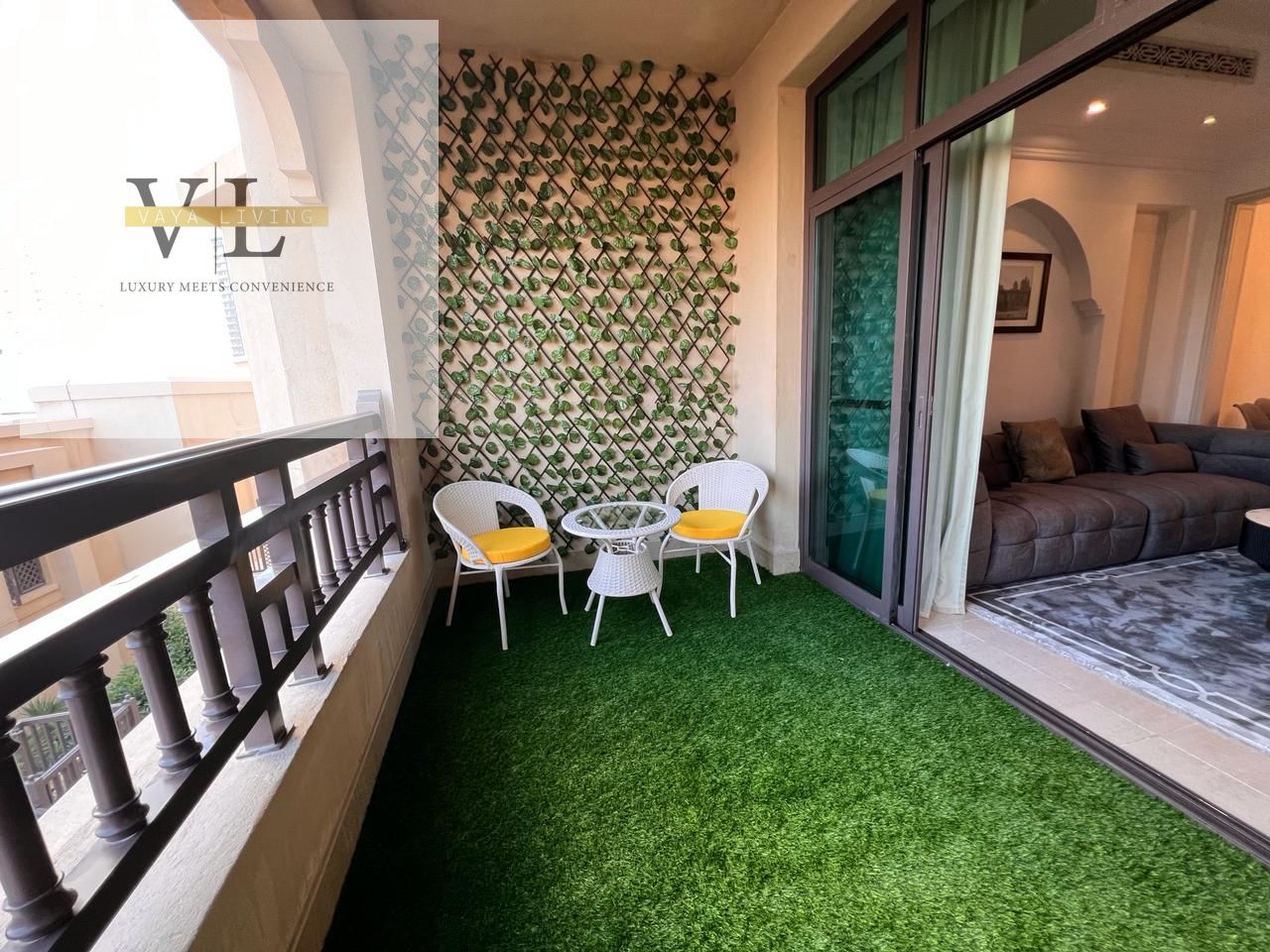 STUNNING 1 BED + STUDY-- OLD TOWN ISLAND-- JUST FURNIUSHED