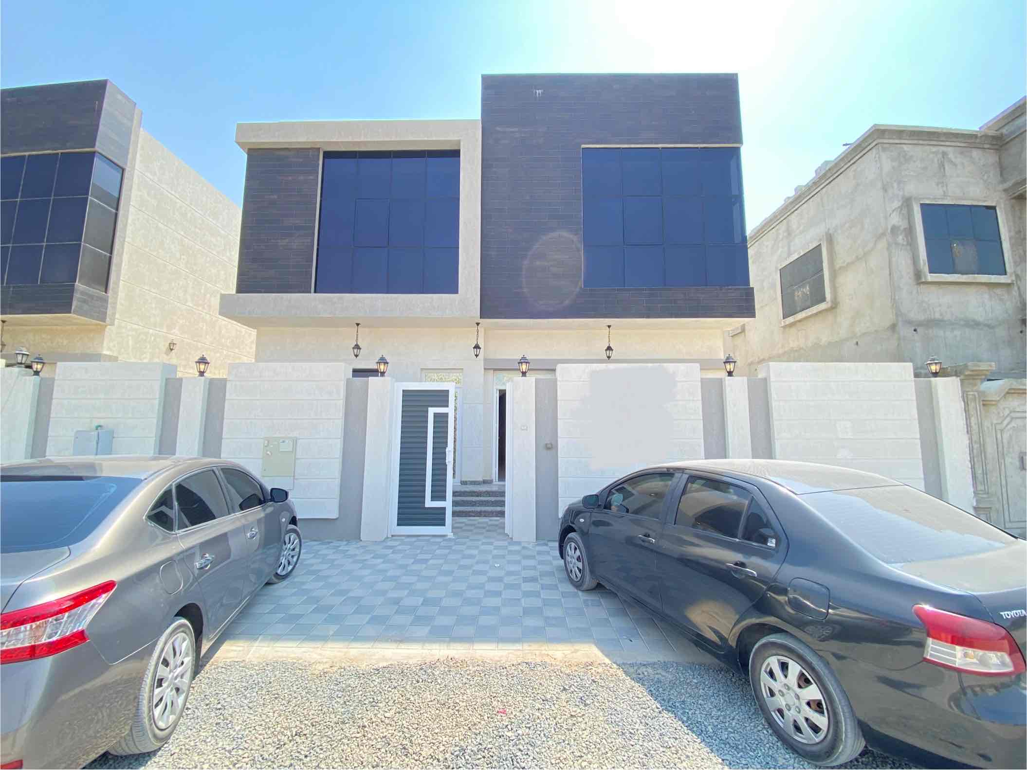 Two-storey villa for rent in Ajman, Al-Haliwa area 2 5 bedrooms master, board and lounge With air conditioners And the master's maid room And a laundry room Outdoor kitchen AED 90,000 is required to be negotiable