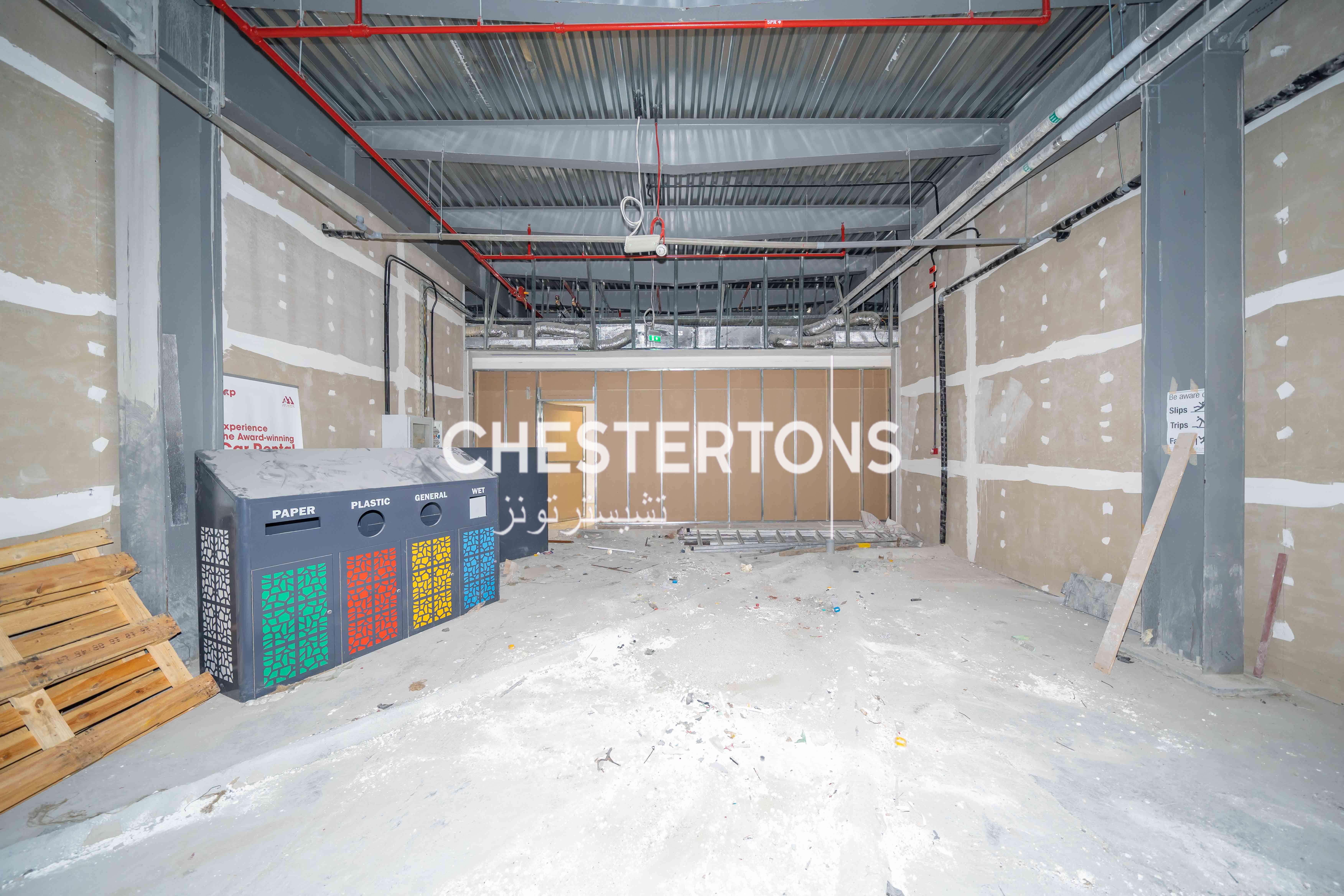 Busy Intersection, Ideal for F&B, 300 Parking
