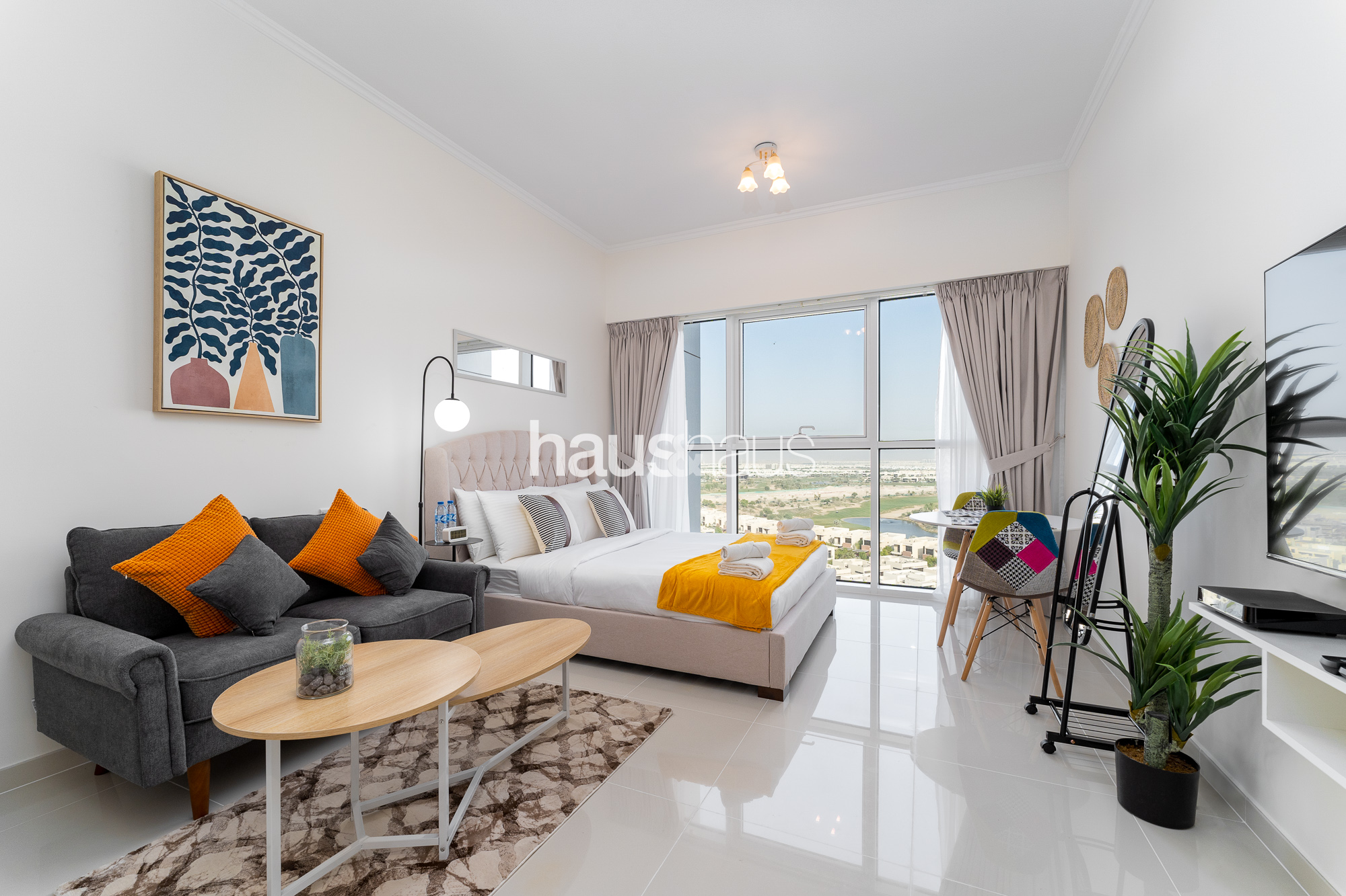 Chic Studio | Beautiful Community View | Bright