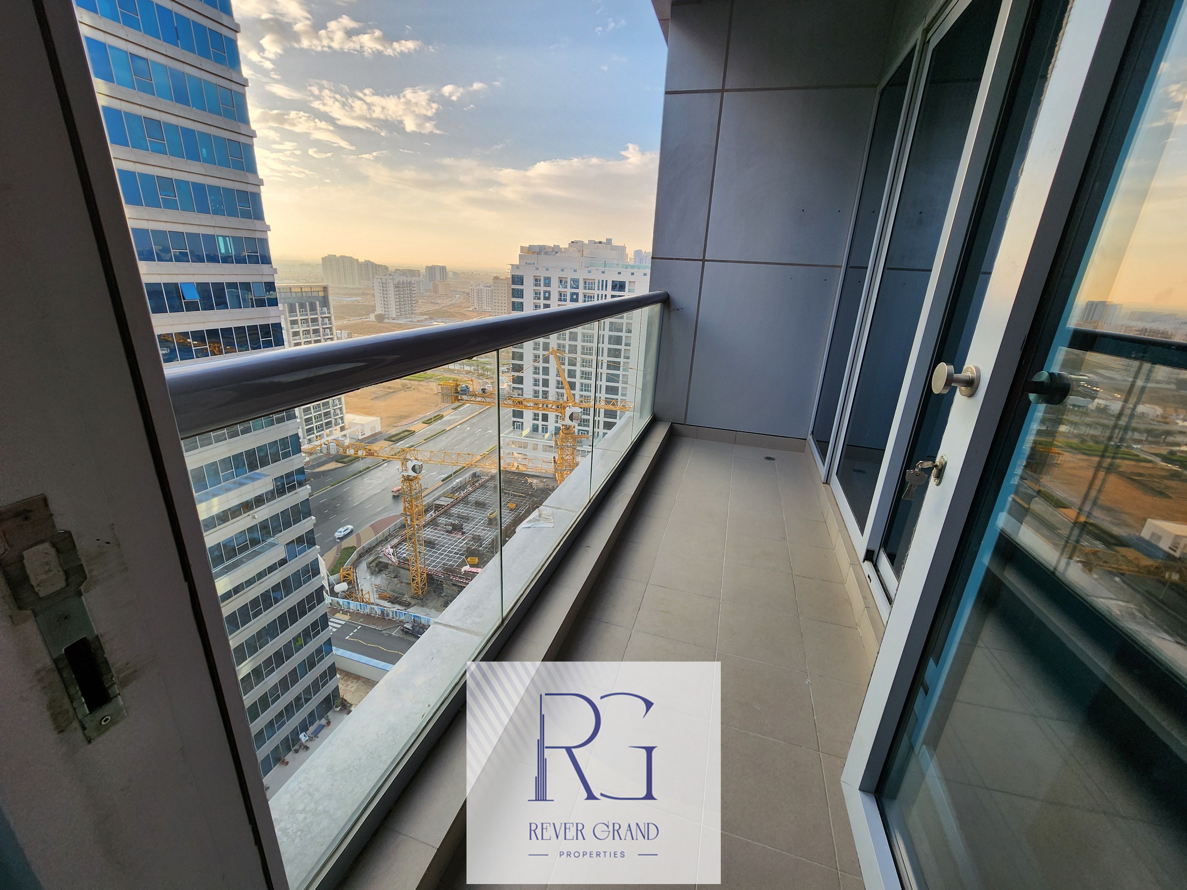 SPACIOUS | 1BHK WITH BEST VIEW | HIGH FLOOR