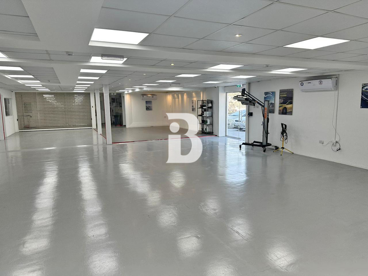 SHOW ROOM | WAREHOUSE | OFFICES | STORAGE