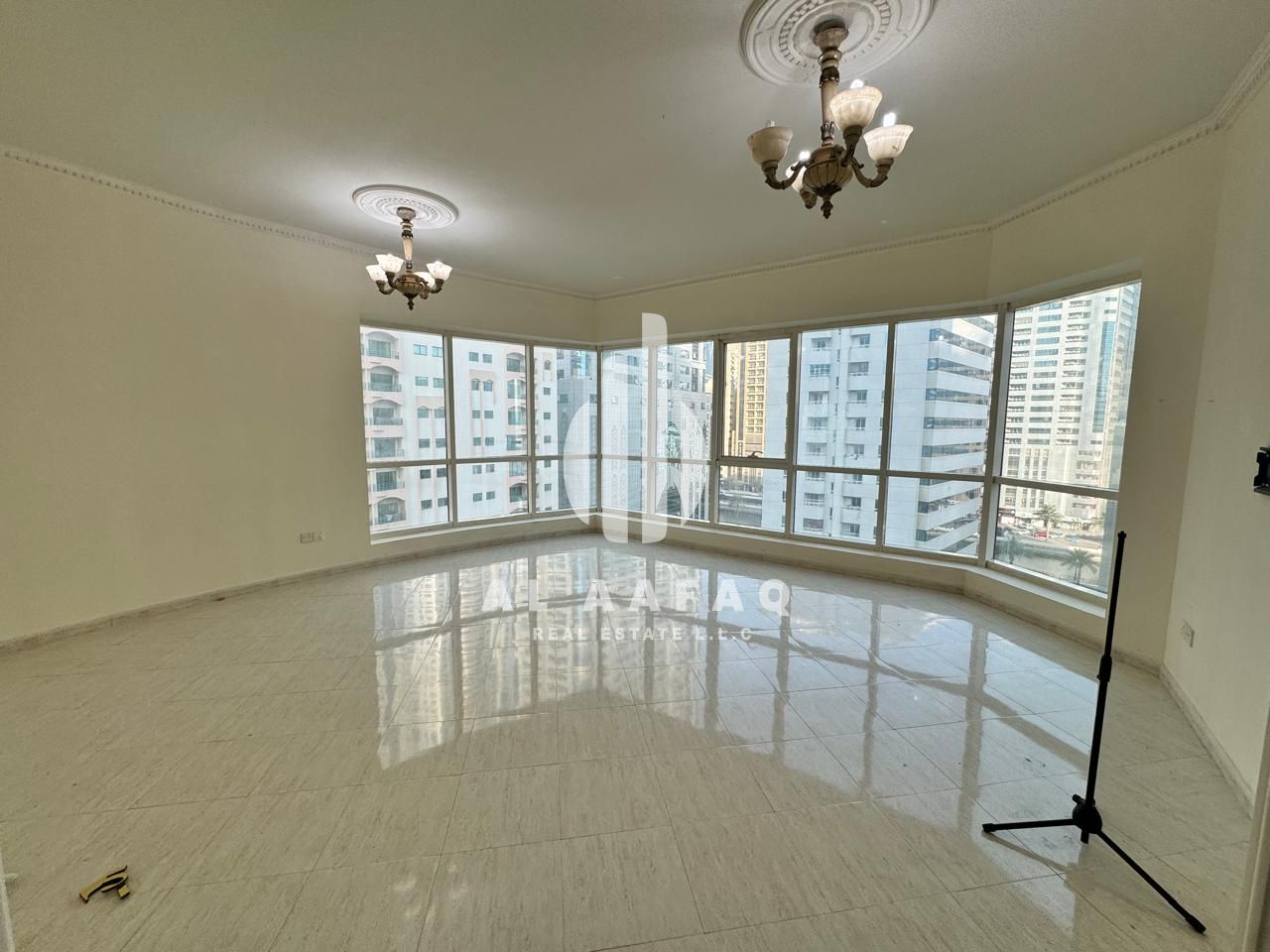 Spacious 2bhk | Master bedroom| parking free