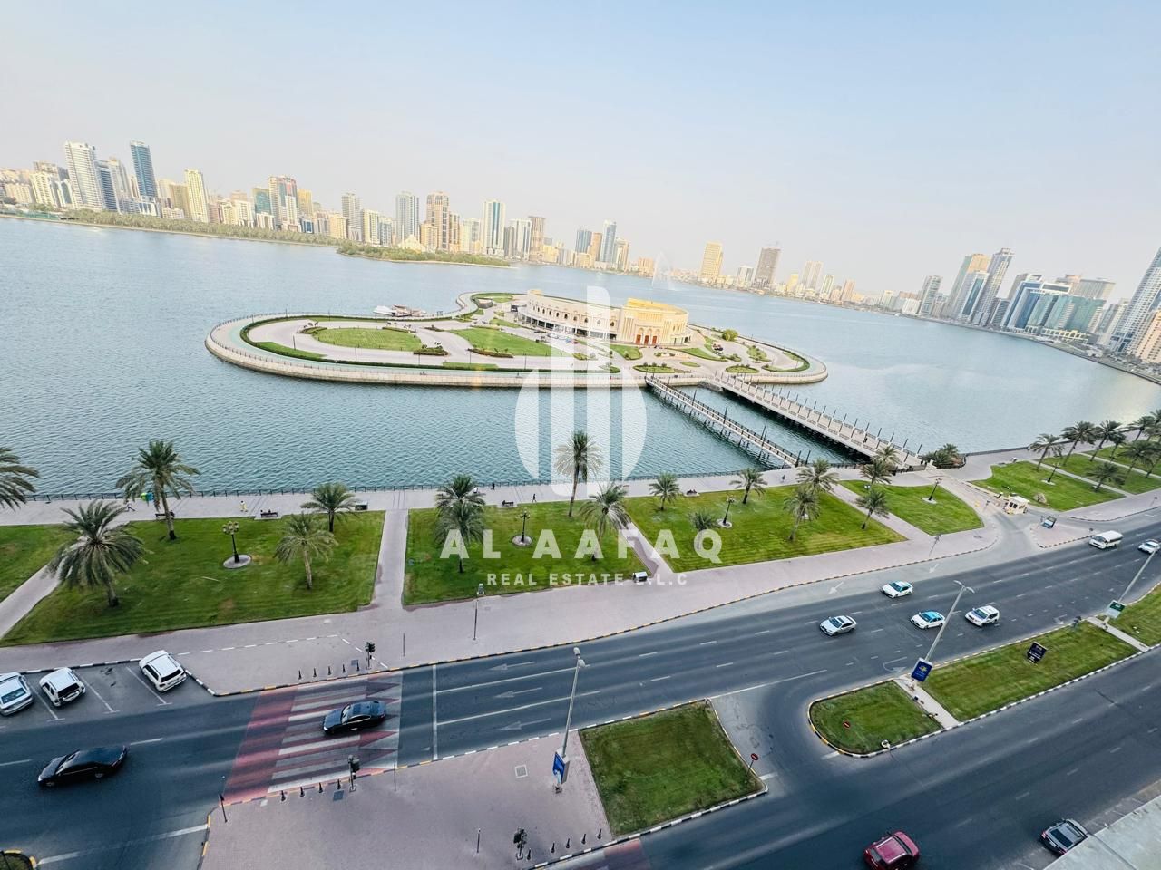 Spacious 3BHK| Master Bedroom | Full Sea View | Maids Room