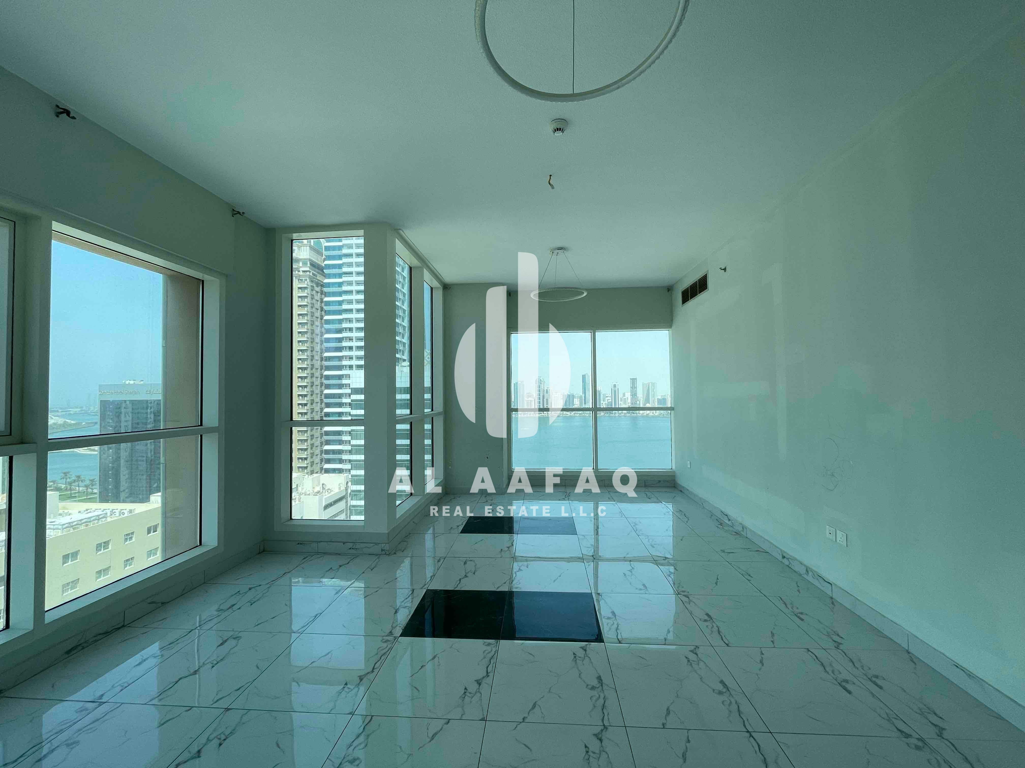 SPACIOUS 2 BHK WITH SEA VIEW | PARKING FREE