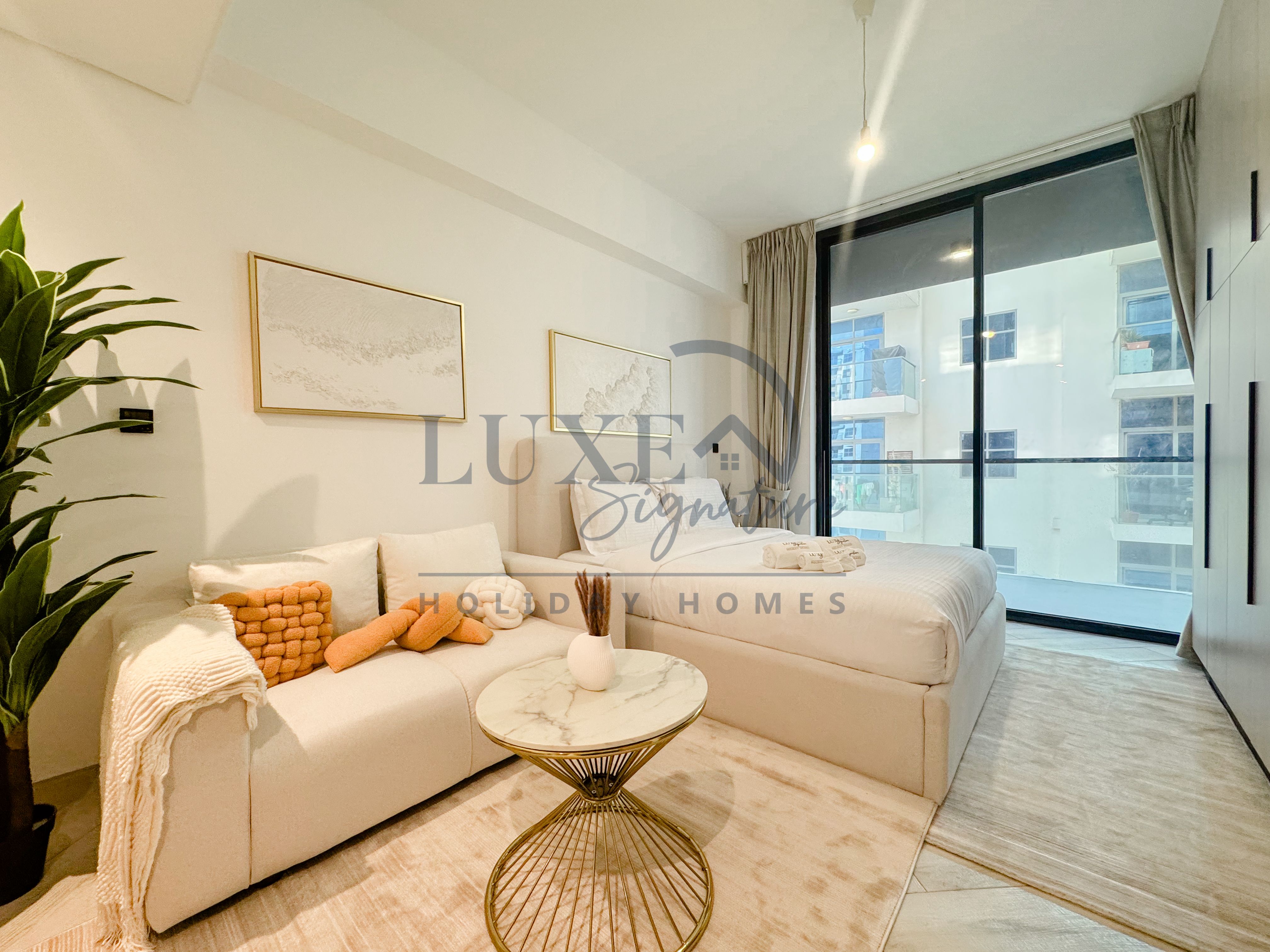 LAVIOUSLY FURNISHED CHIC STUDIO || READY TO MOVE IN