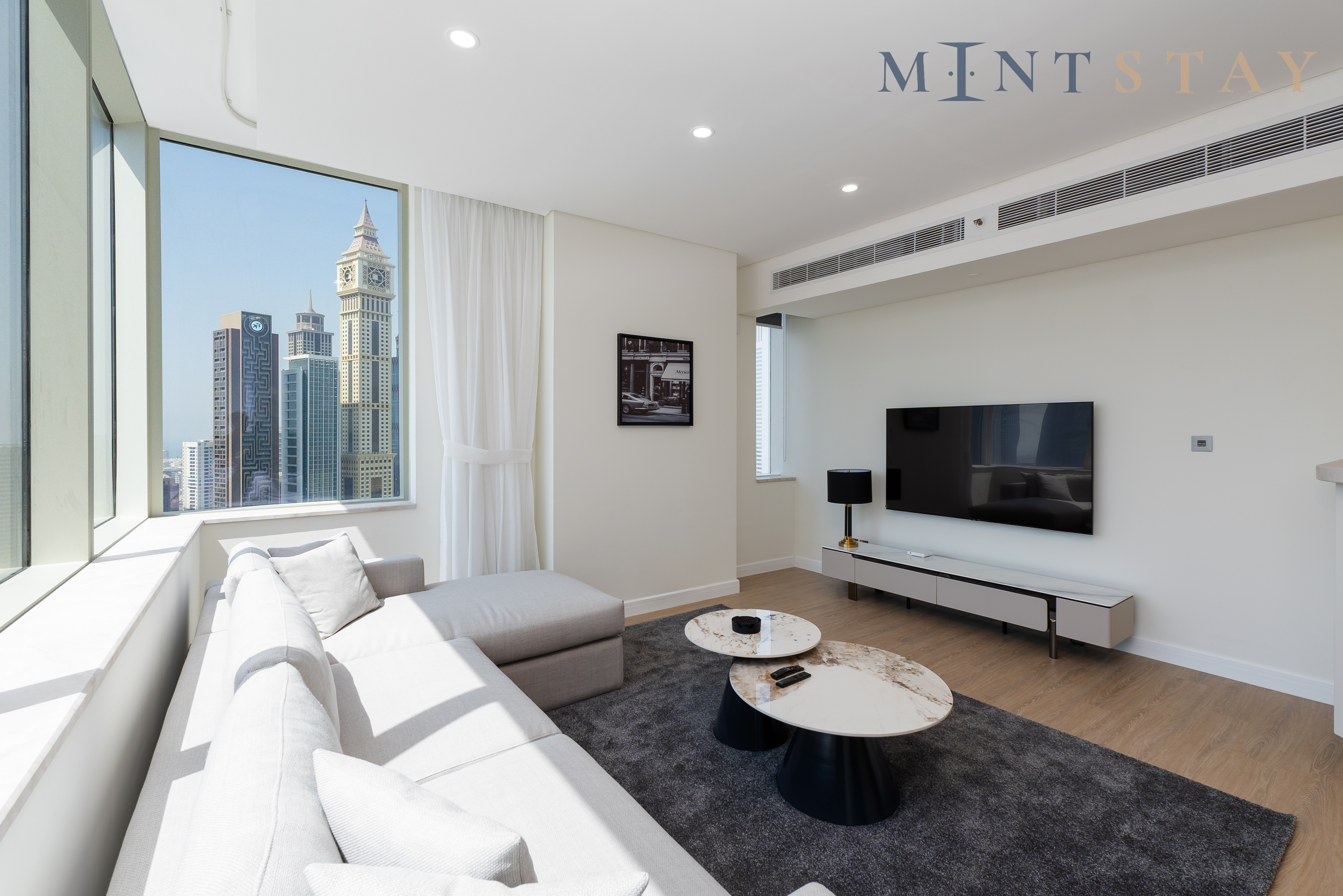 Pristine DIFC 2BR w/ Pool & Gym