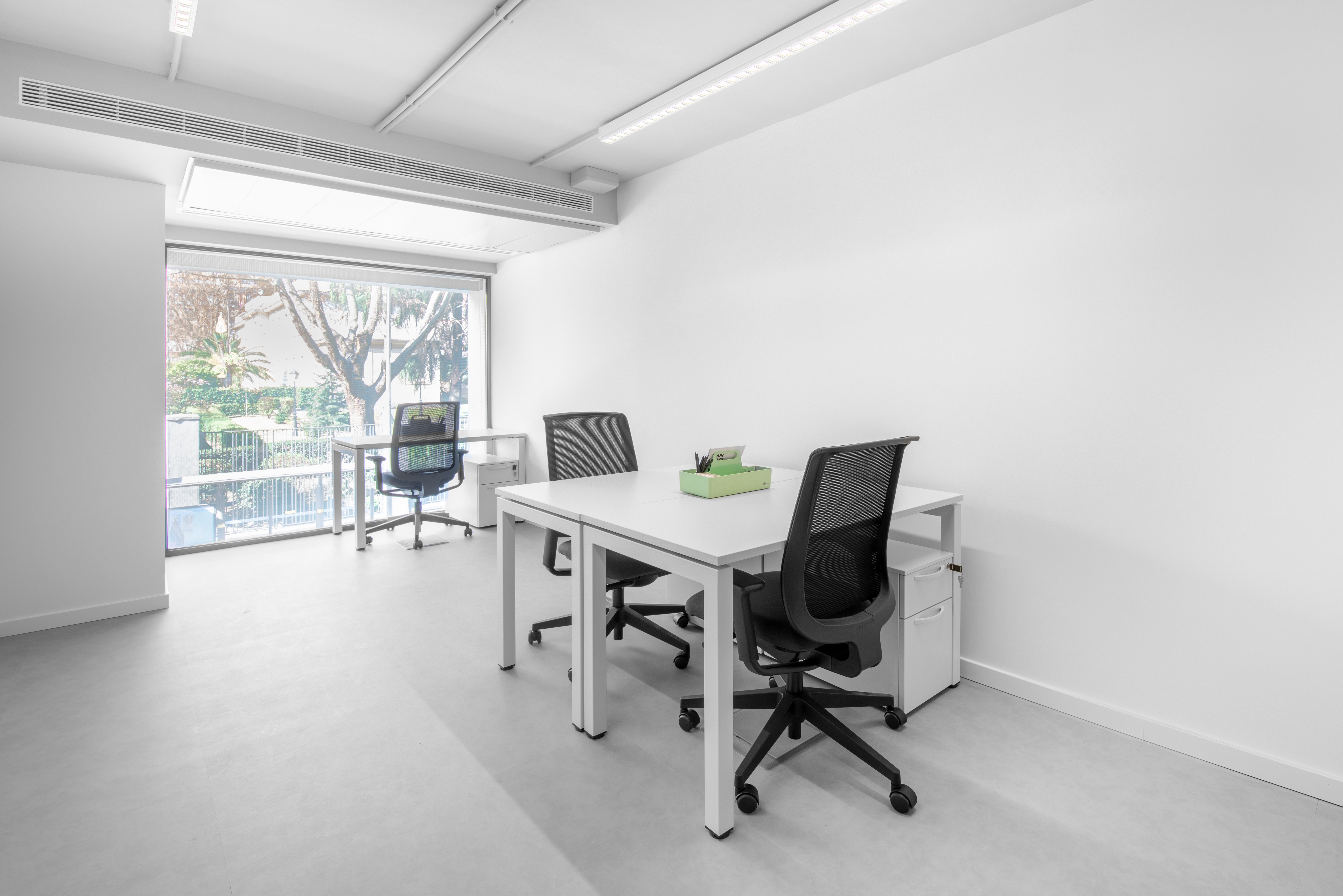 Tailor-made dream offices for rent for 3 persons in Spaces Media City Dubai
