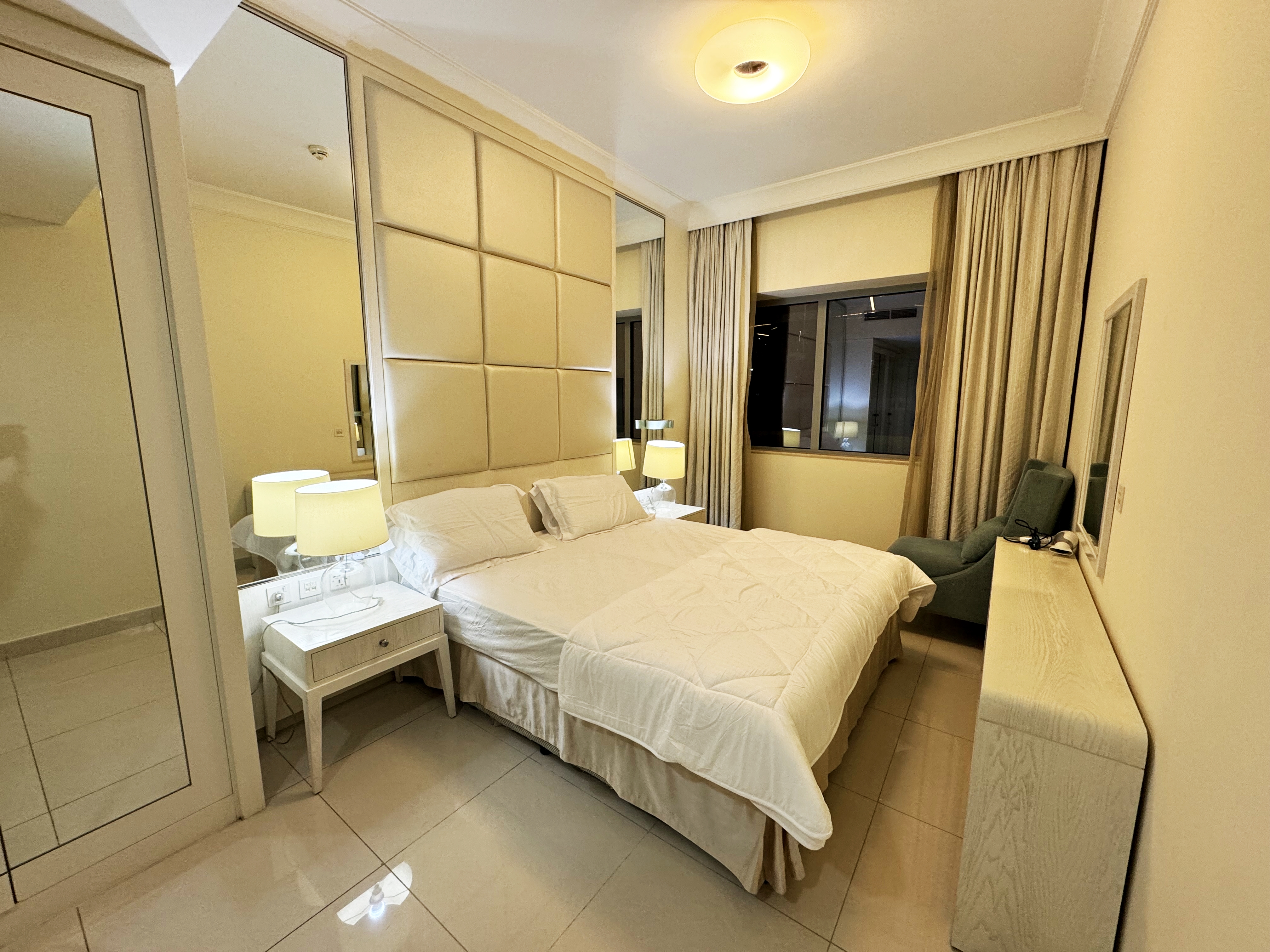 Bedroom Apartment In The Heart Of Downtown || Opposite To Dubai Mall || Luxurious Busting Life