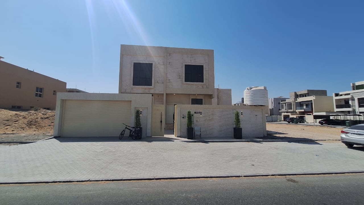 A very luxurious villa, including electricity, water and central air conditioning, with a complete stone facade and a classic stone interior with su