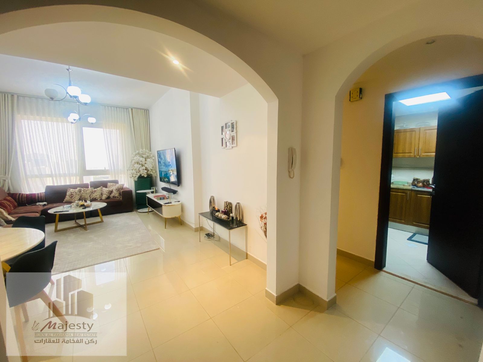 Apartment with high and open view on Al Qasba Canal in the Emirate of Sharjah, Al Khan area, close to all services, Al Mamzar Sea and Al Qasba Canal