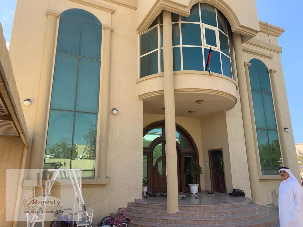 Spacious villa for sale in Sharjah, Al Ramtha area