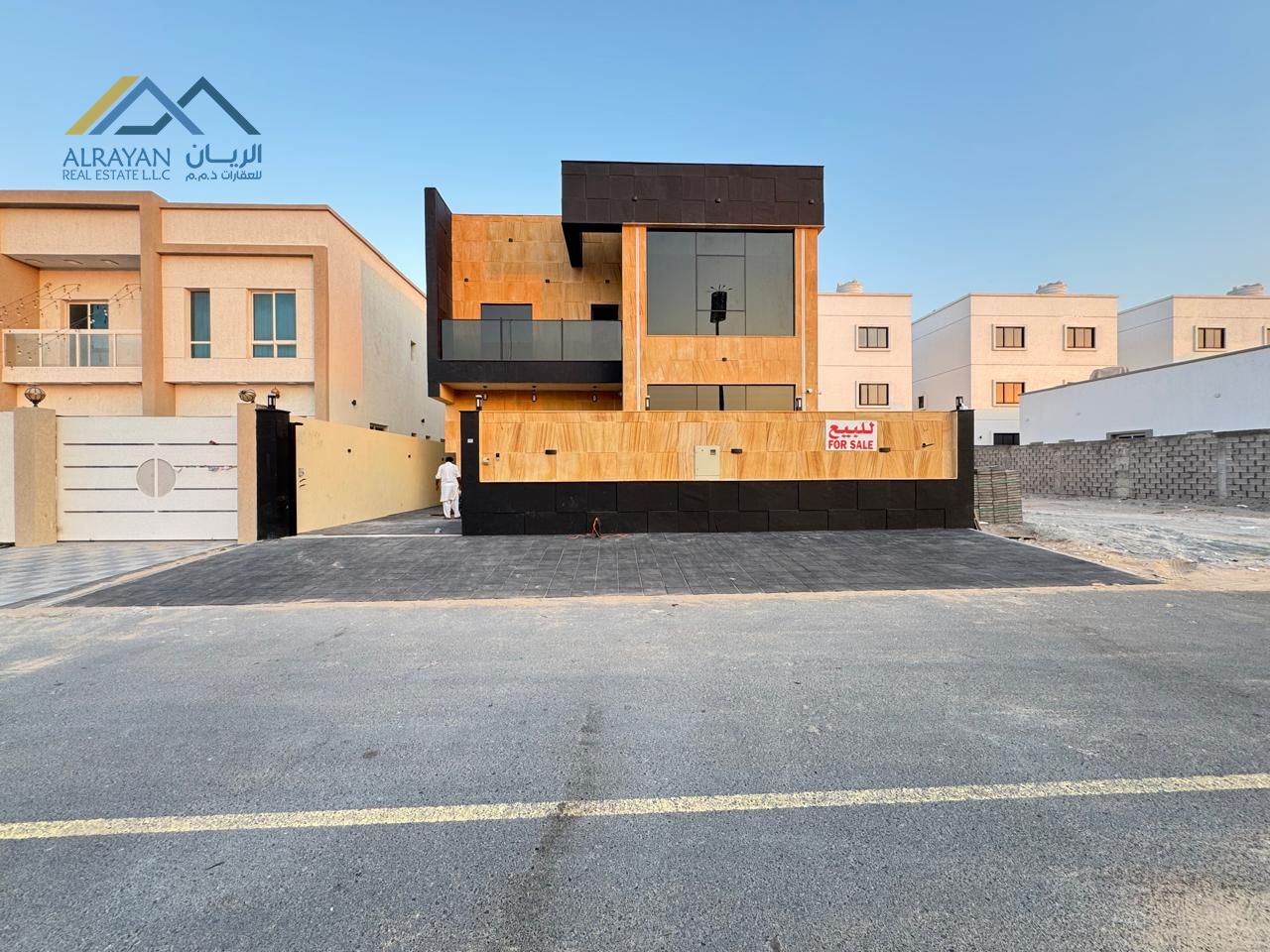 Central air conditioning * Full stone facade * Super deluxe design * Luxury finishing * Palace design *