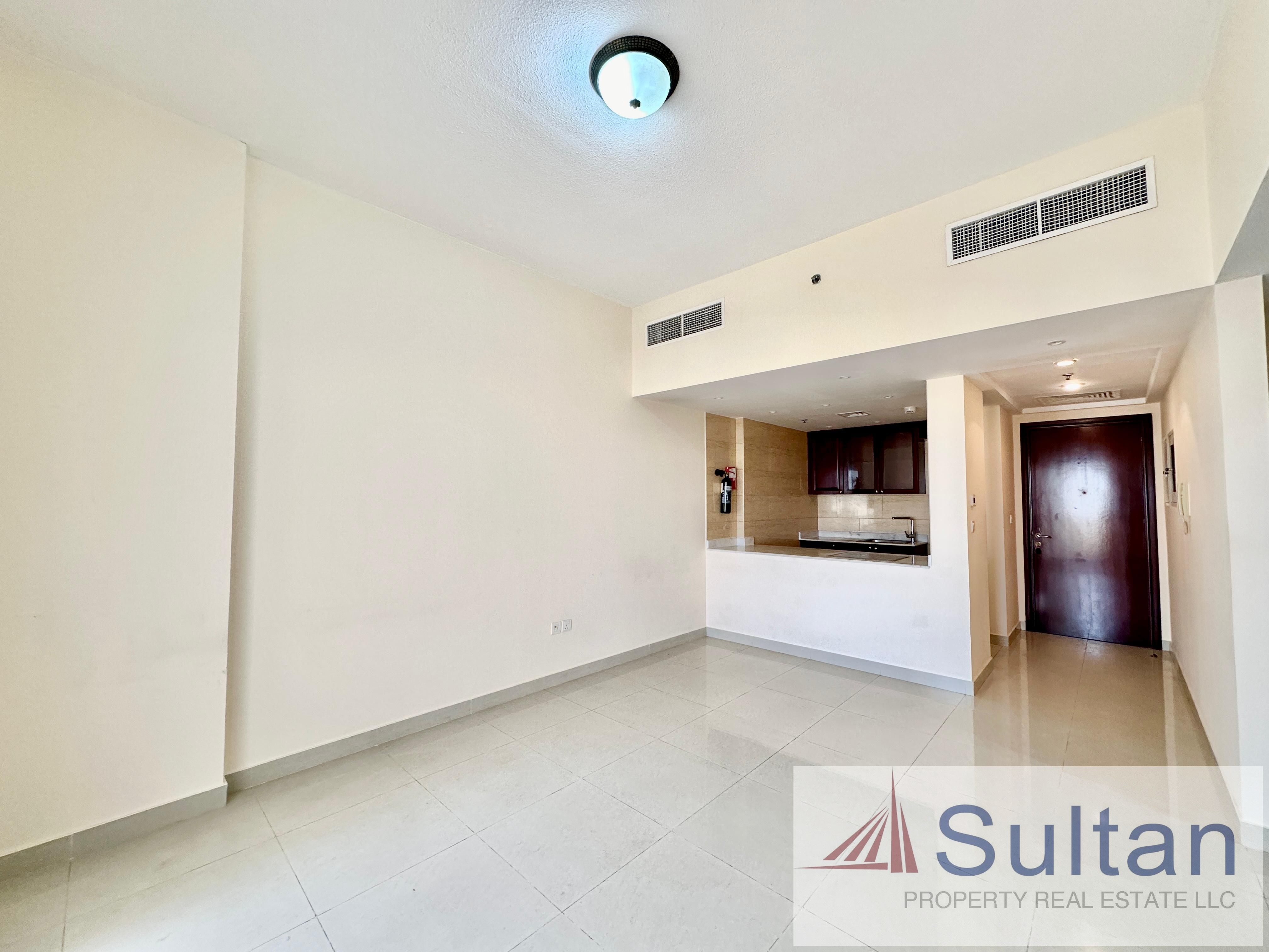 Charming One Bed Lagoon Retreat, Expansive Balcony