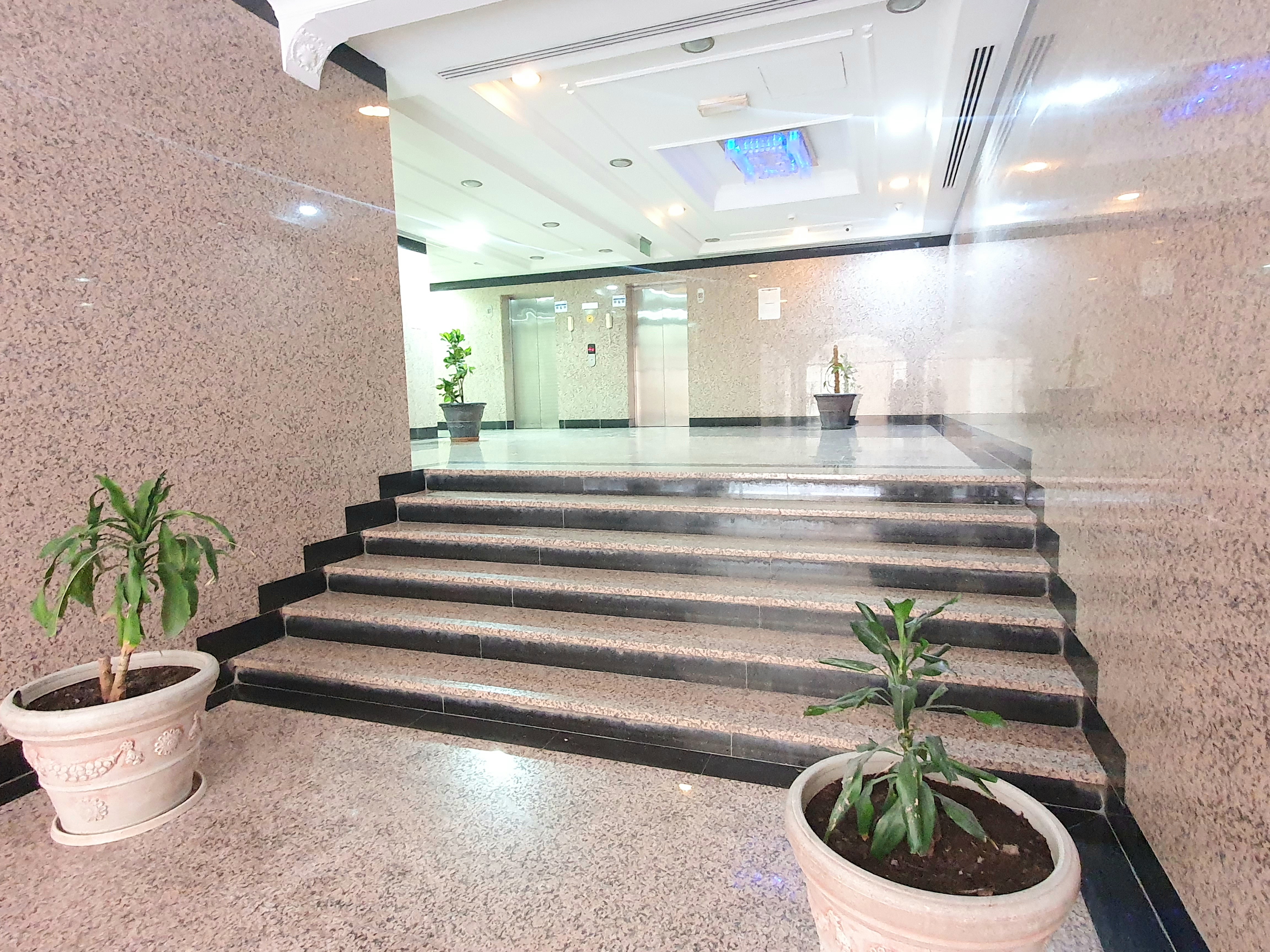 LAVISH BIG SIZE 1BHK WITH 2 WASHROOMS NEAR MADINA SHOPPING CENTRE IN MUWAILEH