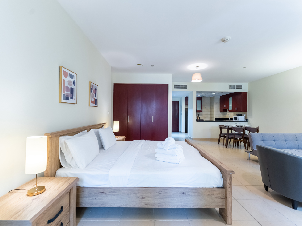 Huge Studio in JBR next to the Beach and Tram