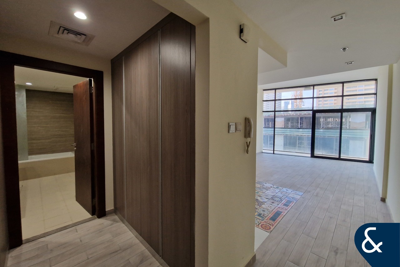 apartment card