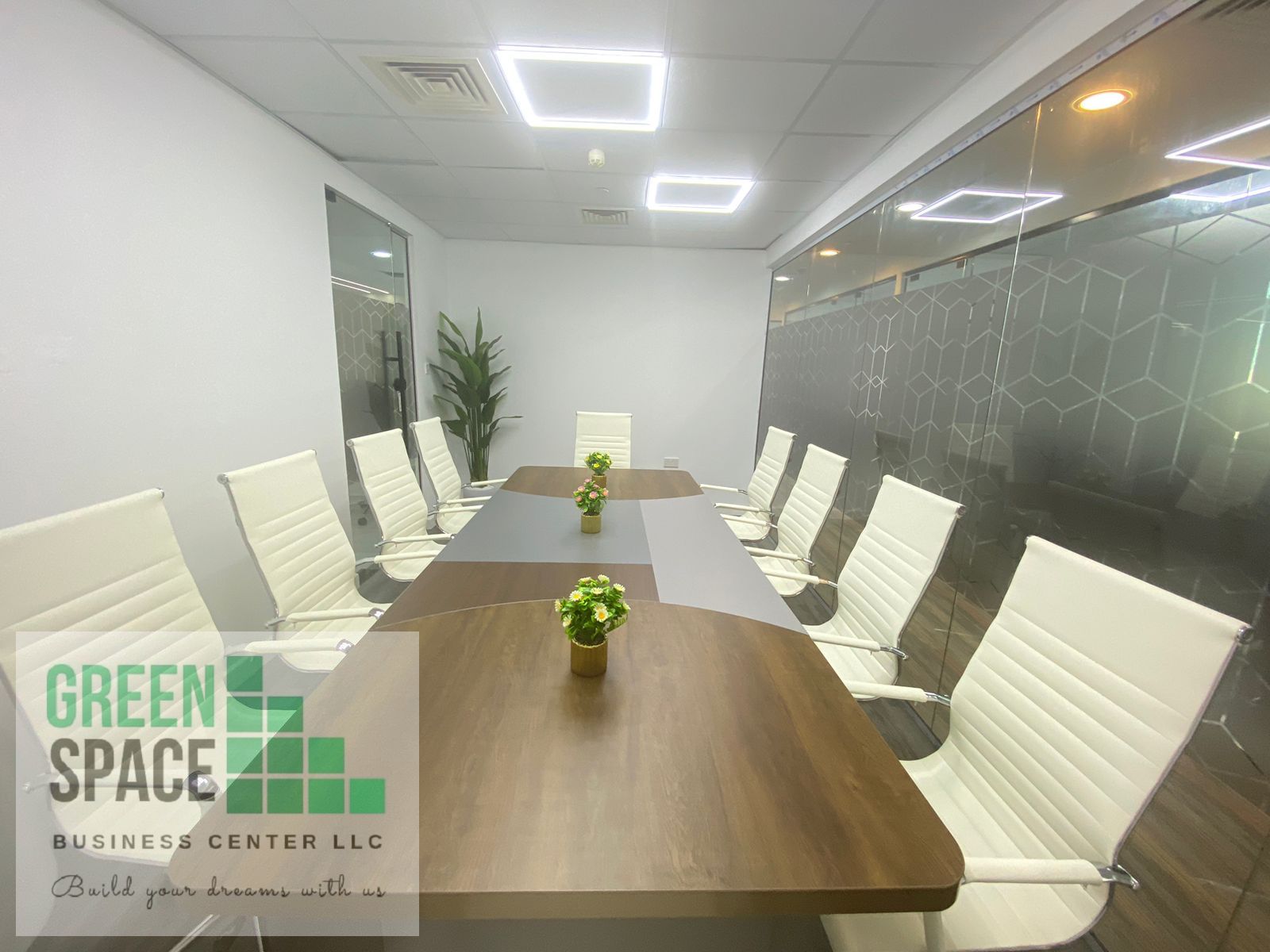 Fully Furnished Office | 100sqft to 250Sqft | Free Chiller, DEWA, WIFI | Conference Room
