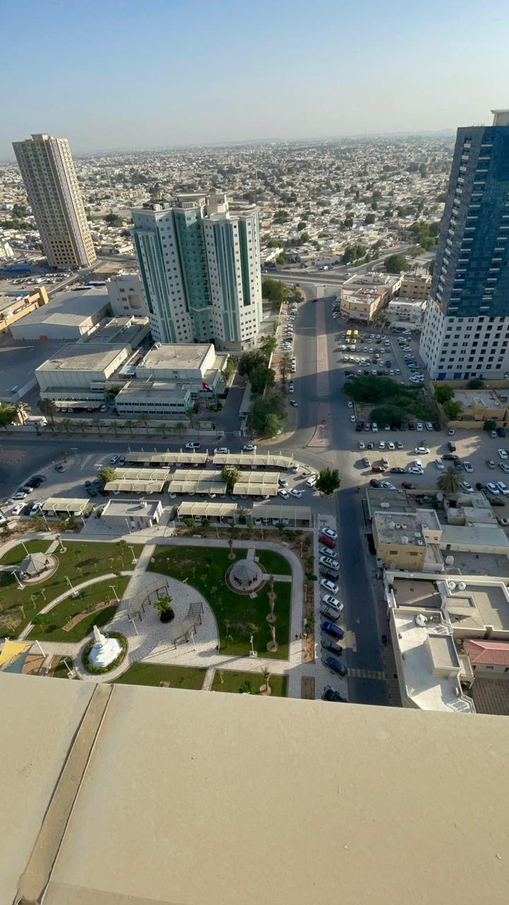 For rent in Ajman Al Nuaimiya 3 Sheikh Khalifa Street Two rooms and a hall, excellent sizes Central air conditioning With a balcony with open view
