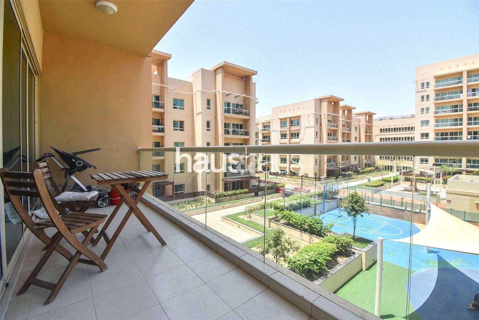 apartment card