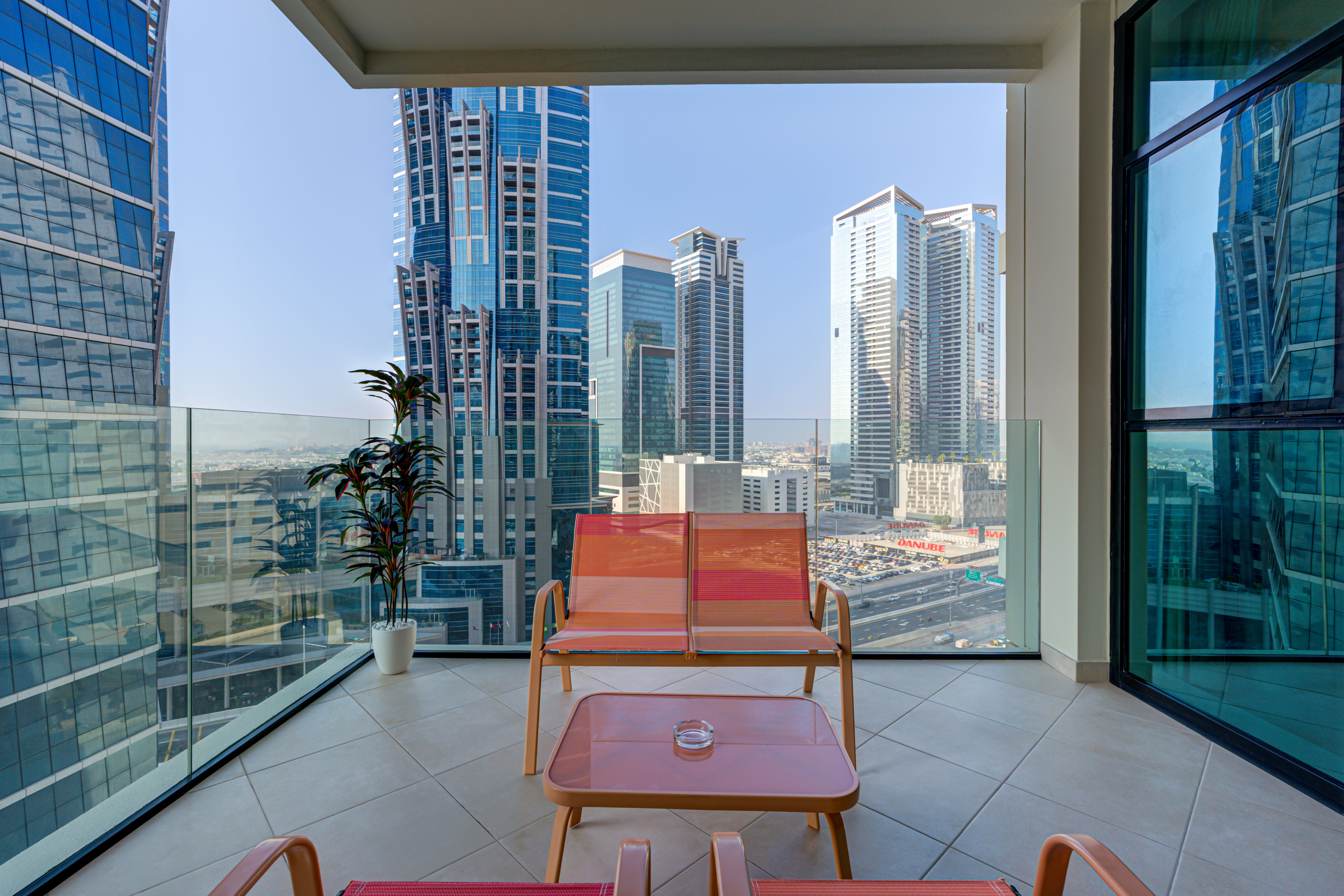 1BR in Urban Oasis | Street View | Walking Distance to Metro | All Bills Included