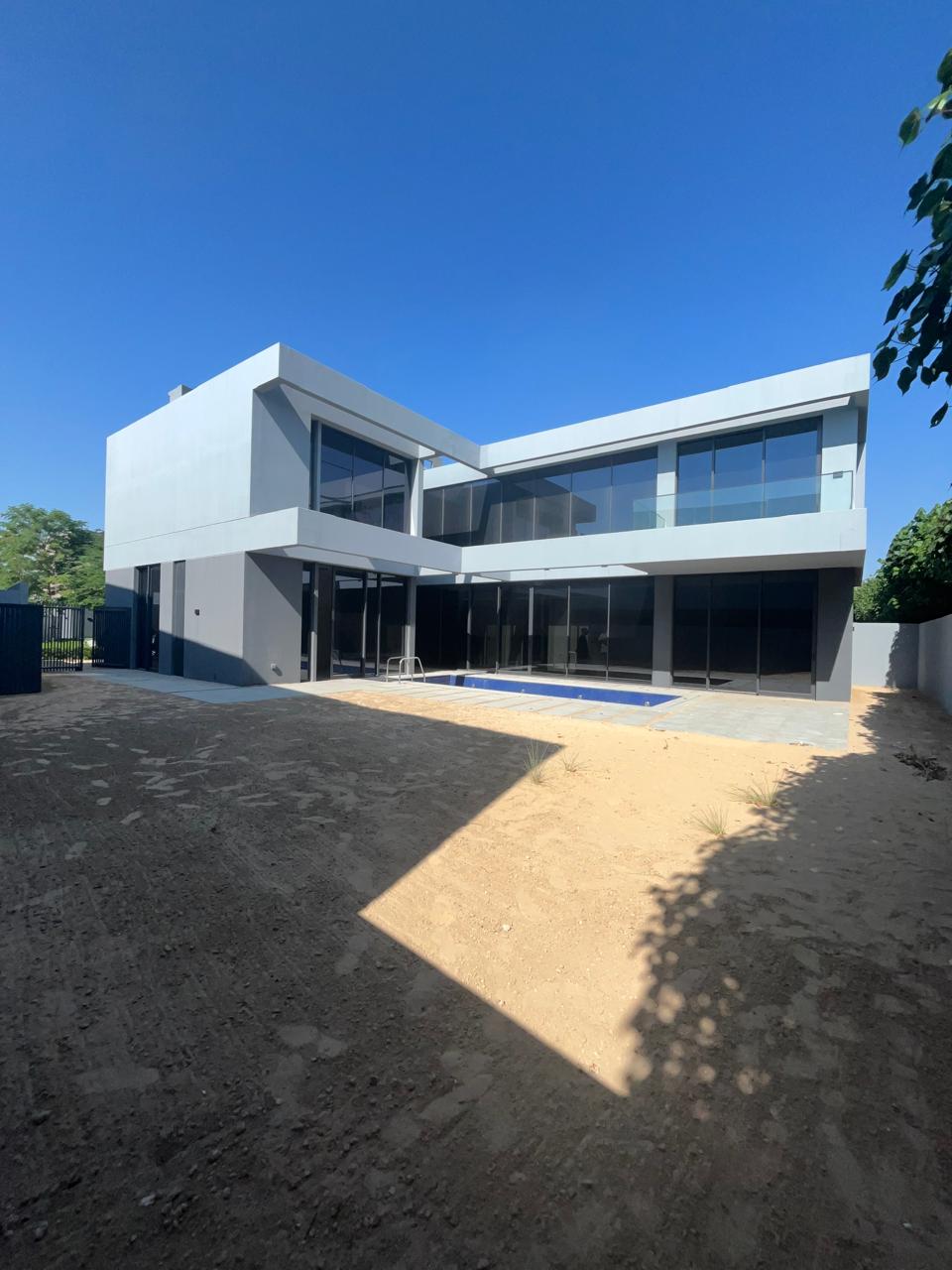 For sale luxurious villa in Masar Compound