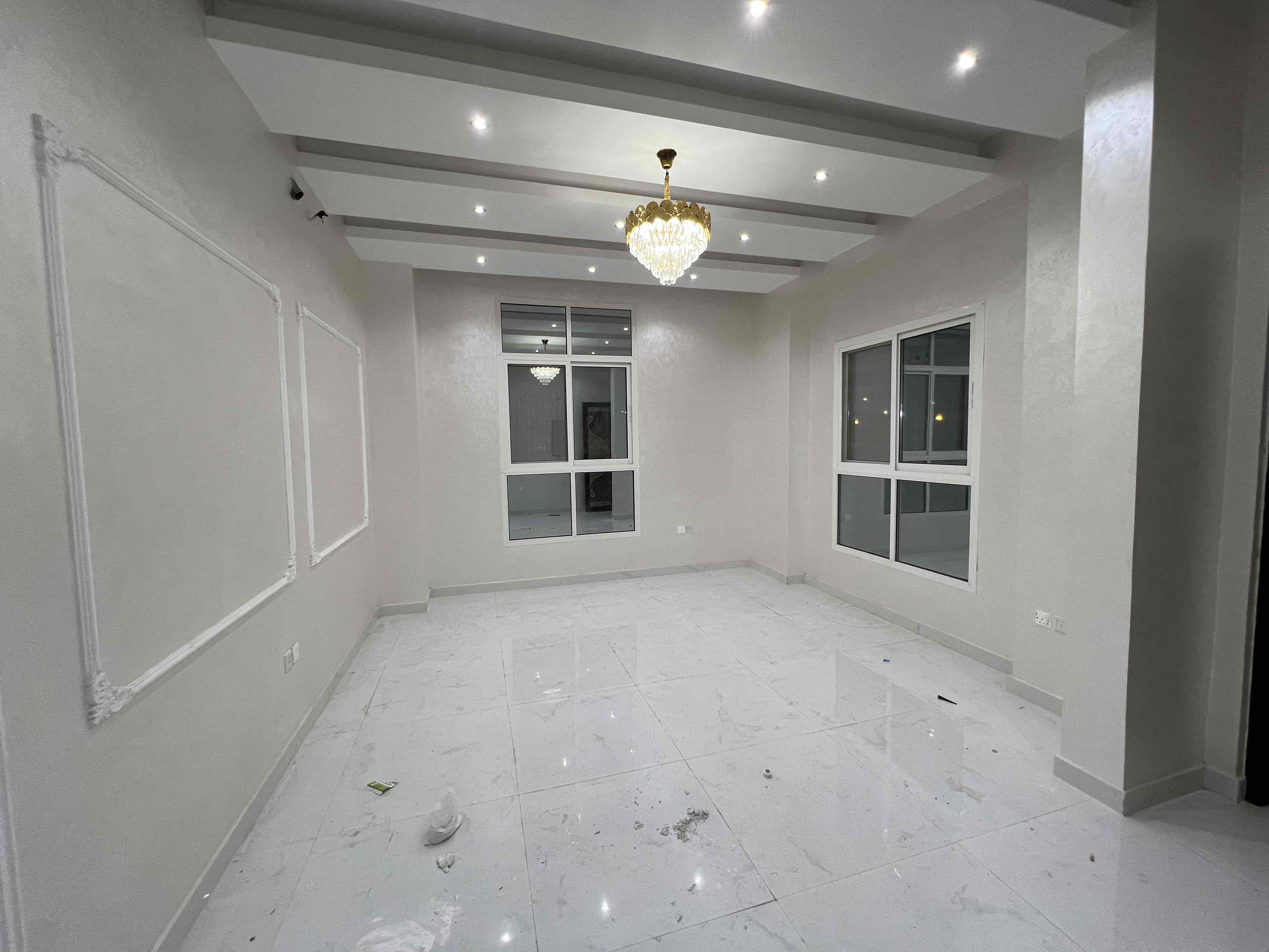 Villa for rent in Ajman, Al Zahya area 5 master bedrooms, a living room, a kitchen, and a maid's room With air conditioners Ready to move in Required 90 thousand in four installments