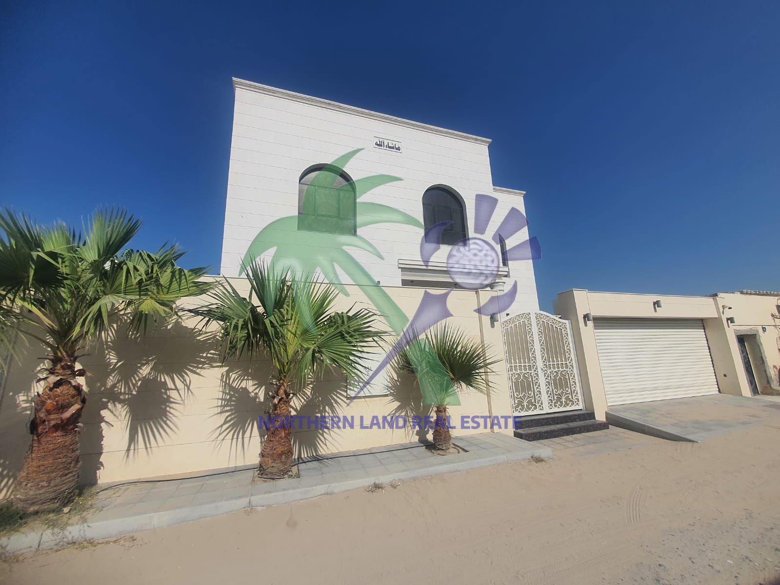 For sale a luxurious new villa in Al Sabkha area - Sharjah - United Arab Emirates