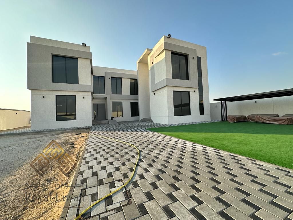 Brand new 5 Bedroom Villa For Rent In Al Aweer 1 Dubai UAE