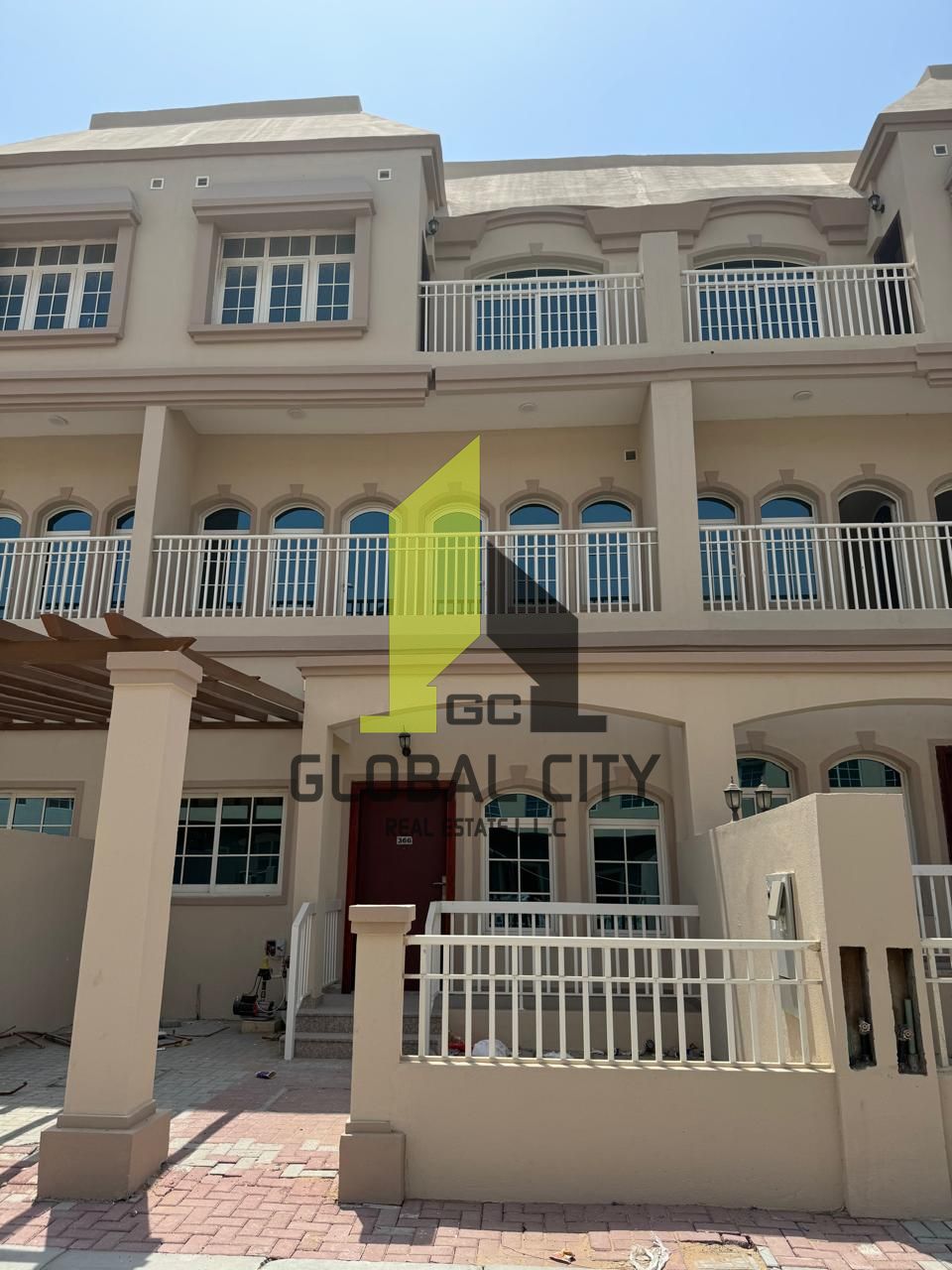 TOWNHOUSE FOR SALE IN ERICA, AJMAN UPTOWN VILLAS Own your unit in installments without fees
